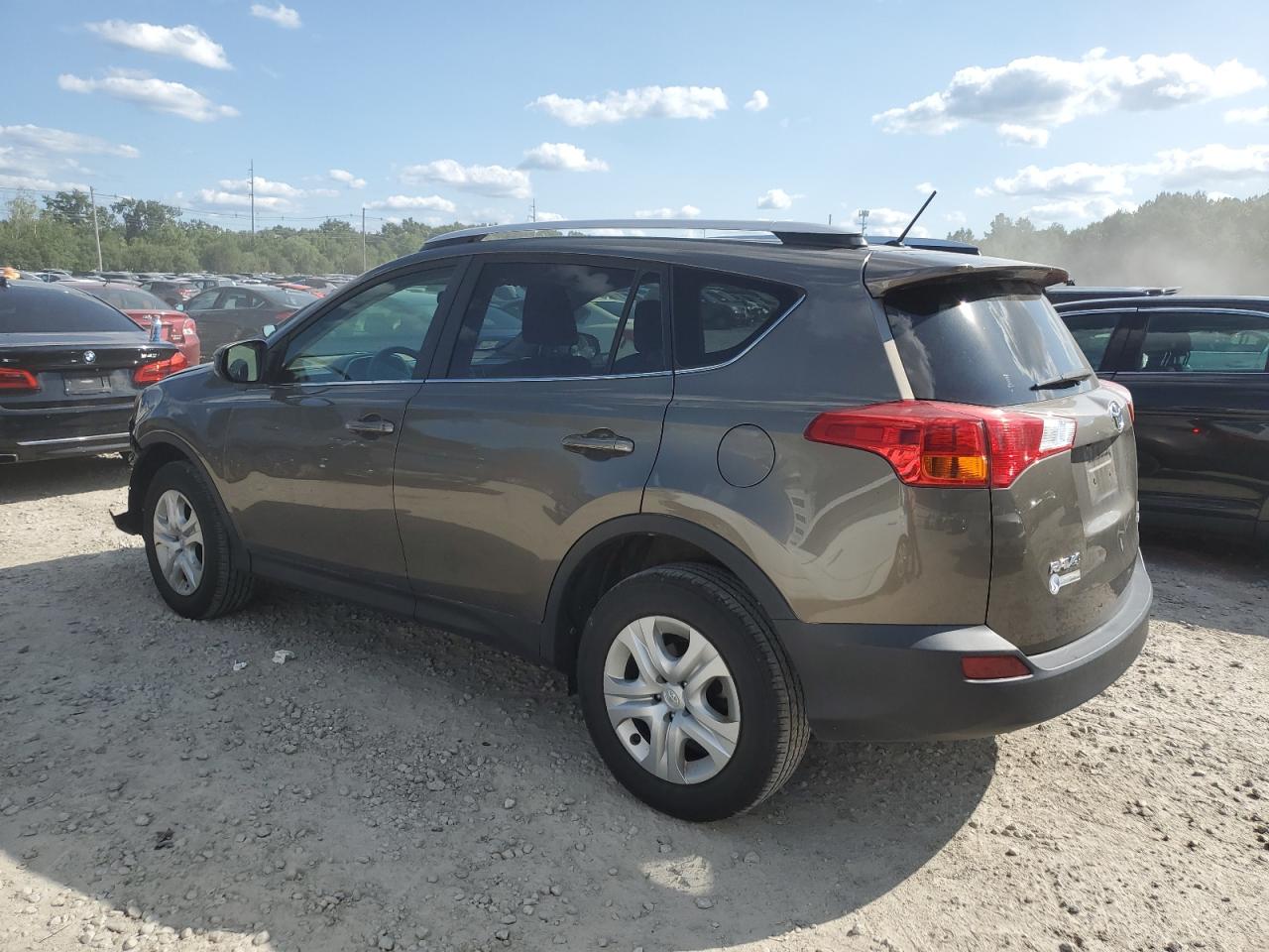 VIN JTMBFREV9FD130330 2015 TOYOTA RAV4 no.2