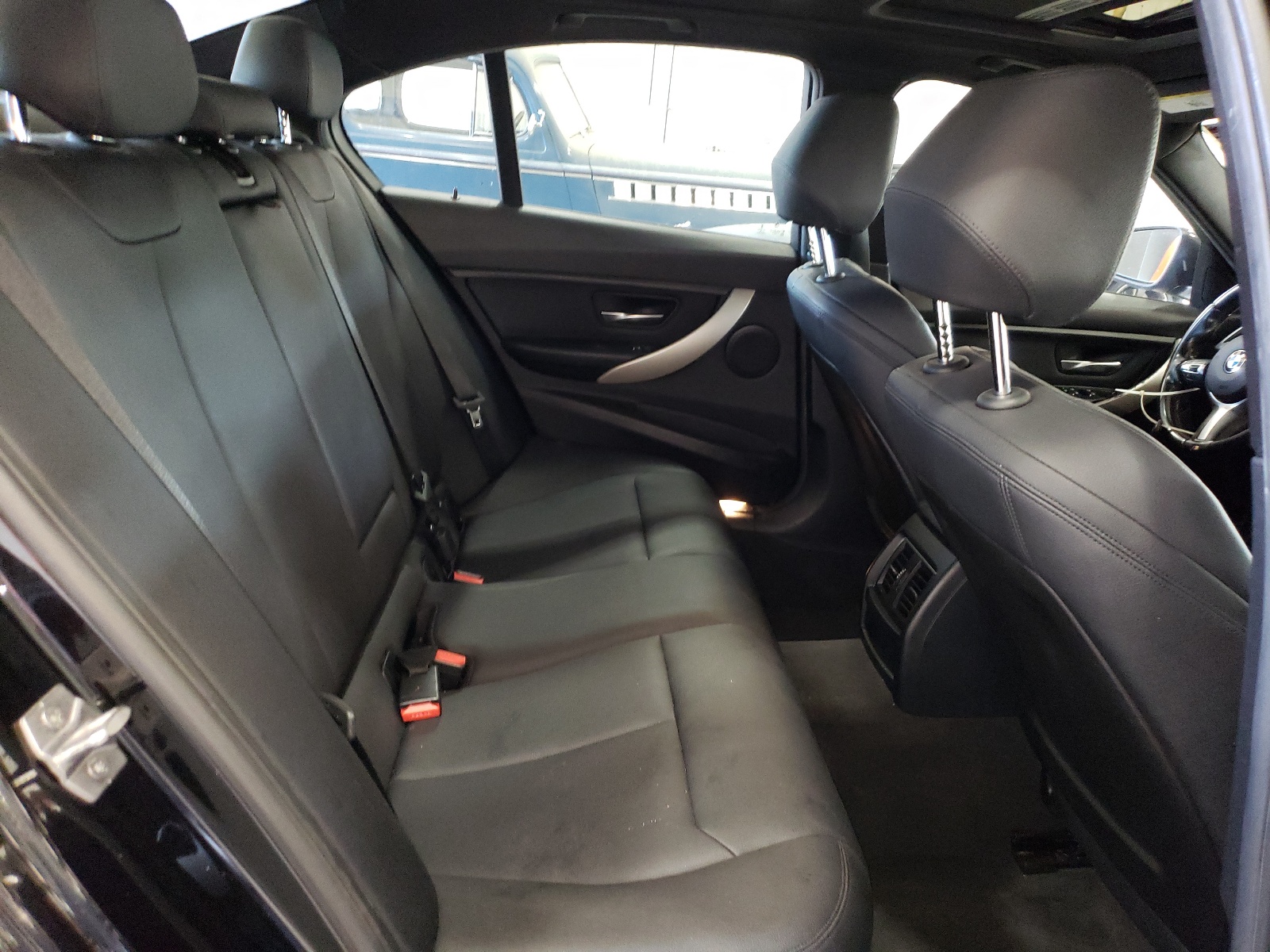 WBA8E5G56HNU23079 2017 BMW 320 Xi