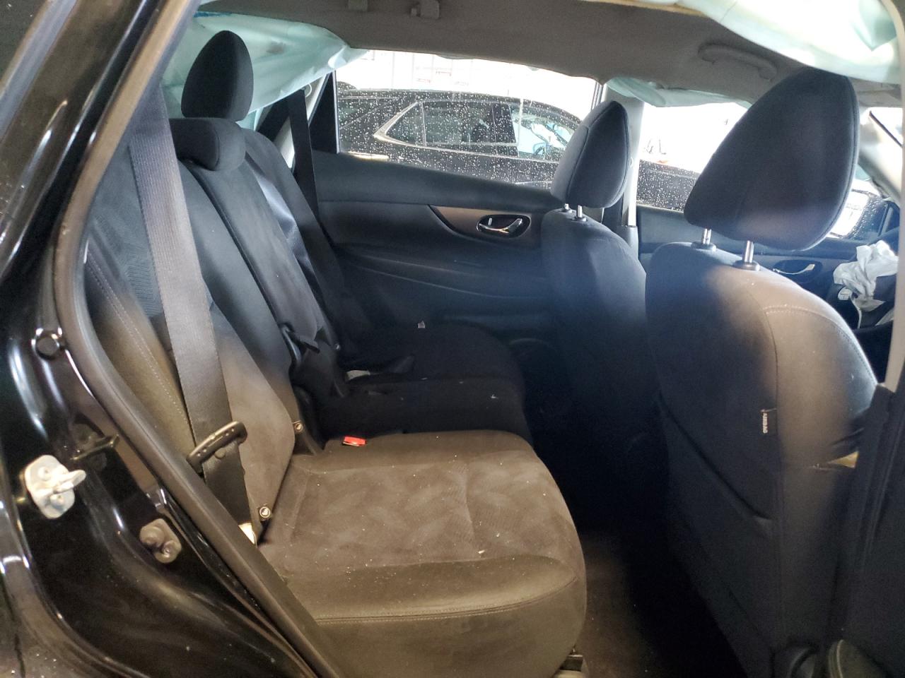 2015 Nissan Rogue S VIN: KNMAT2MVXFP585554 Lot: 61489294