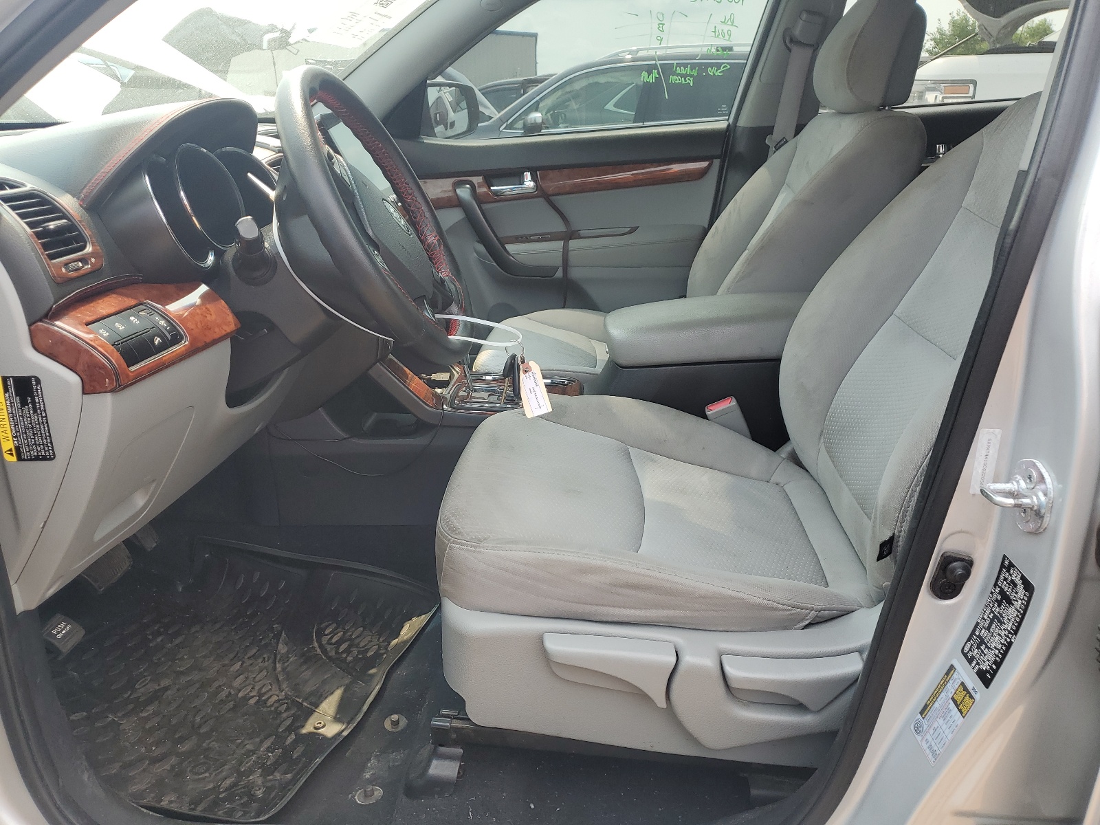 5XYKT4A10CG220560 2012 Kia Sorento Base