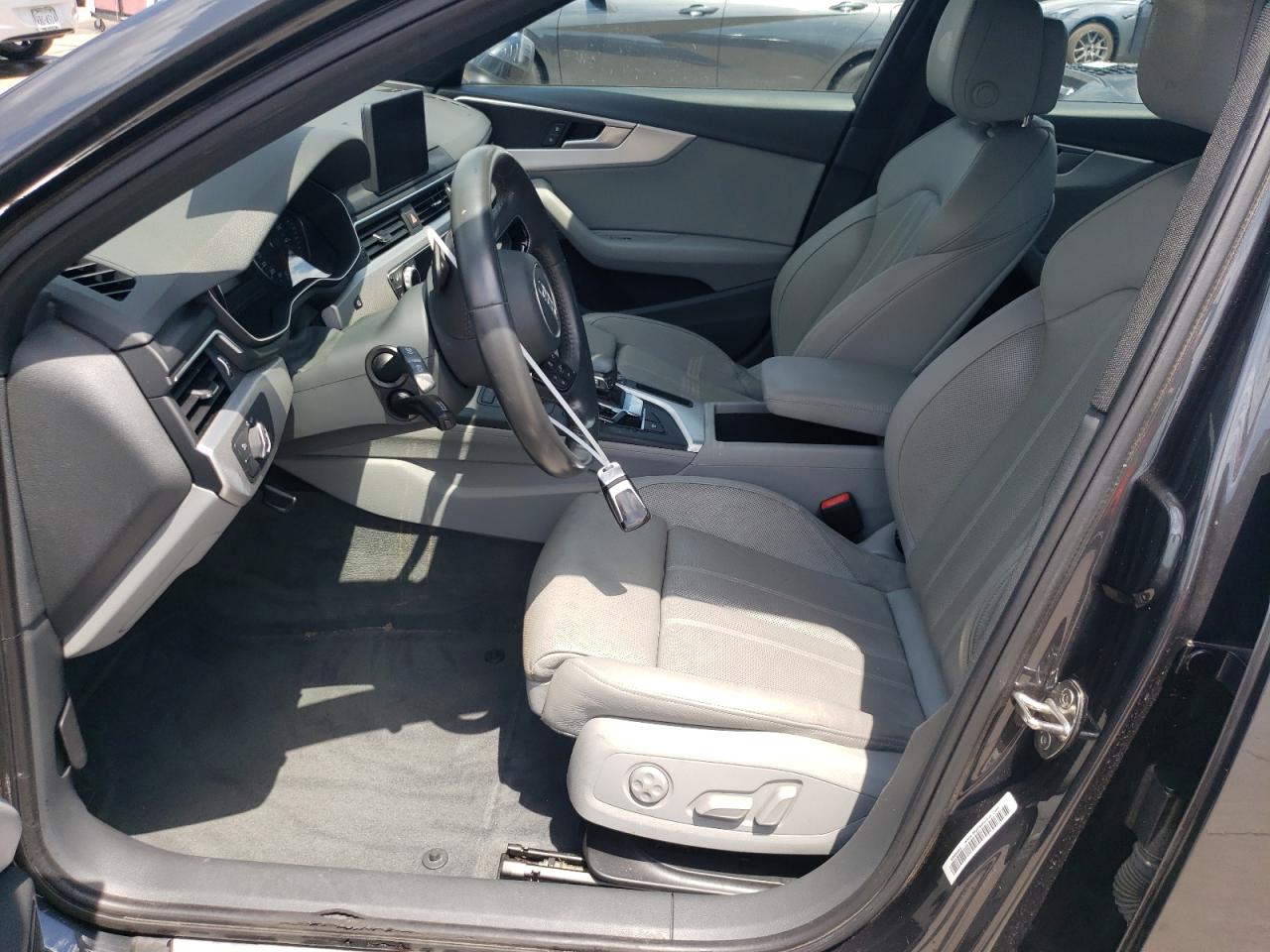 2018 Audi A4 Premium Plus VIN: WAUENBF41JA135218 Lot: 61600854