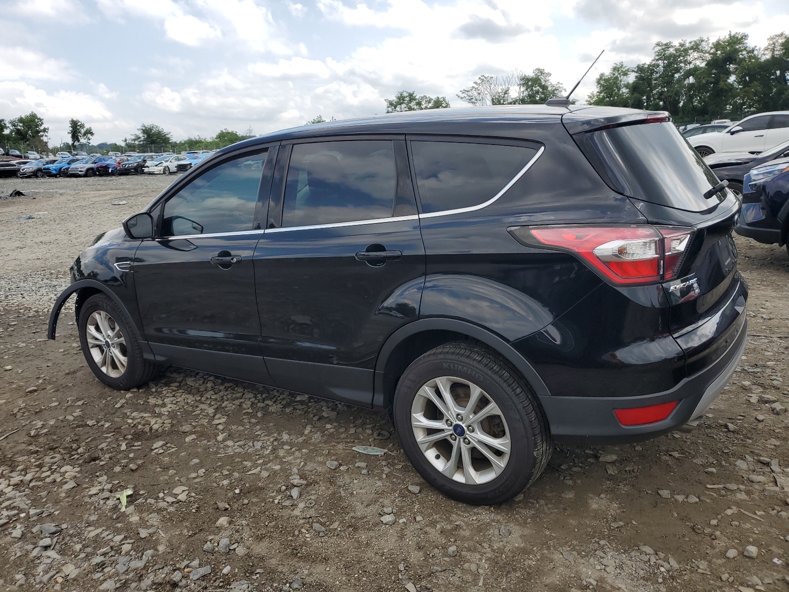 1FMCU9G97HUA24824 2017 Ford Escape Se