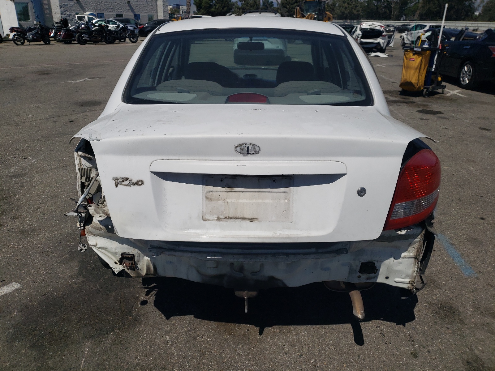 KNADC125746338681 2004 Kia Rio