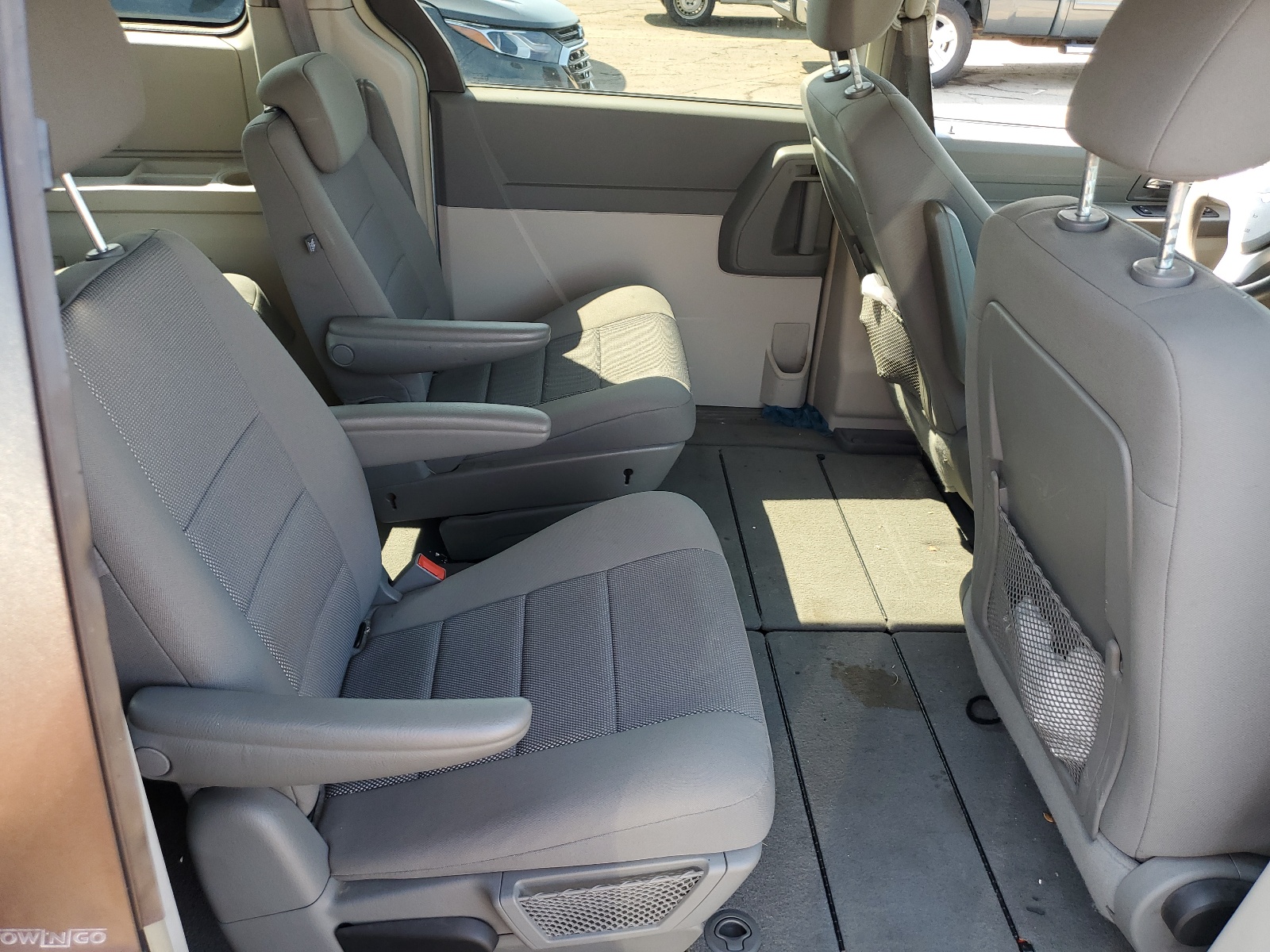 2A8HR44E59R655157 2009 Chrysler Town & Country Lx