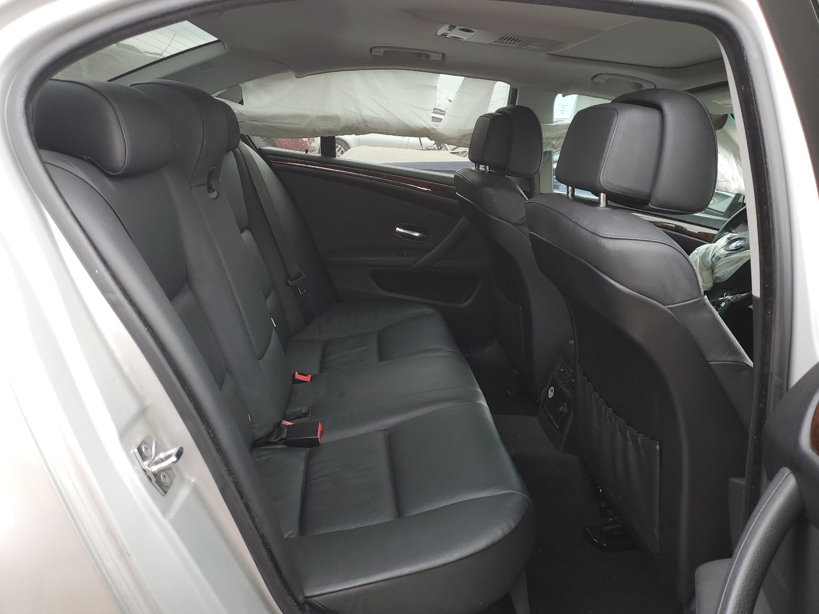 WBANV13548CZ54617 2008 BMW 528 Xi