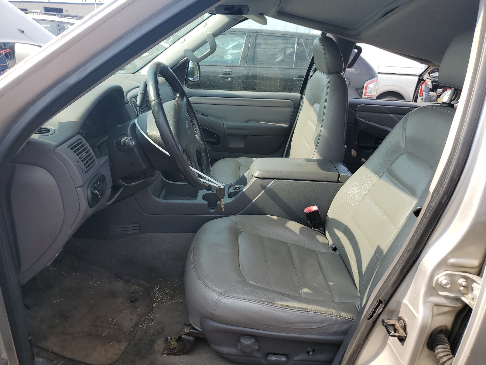 1FMZU73W04ZA49524 2004 Ford Explorer Xlt