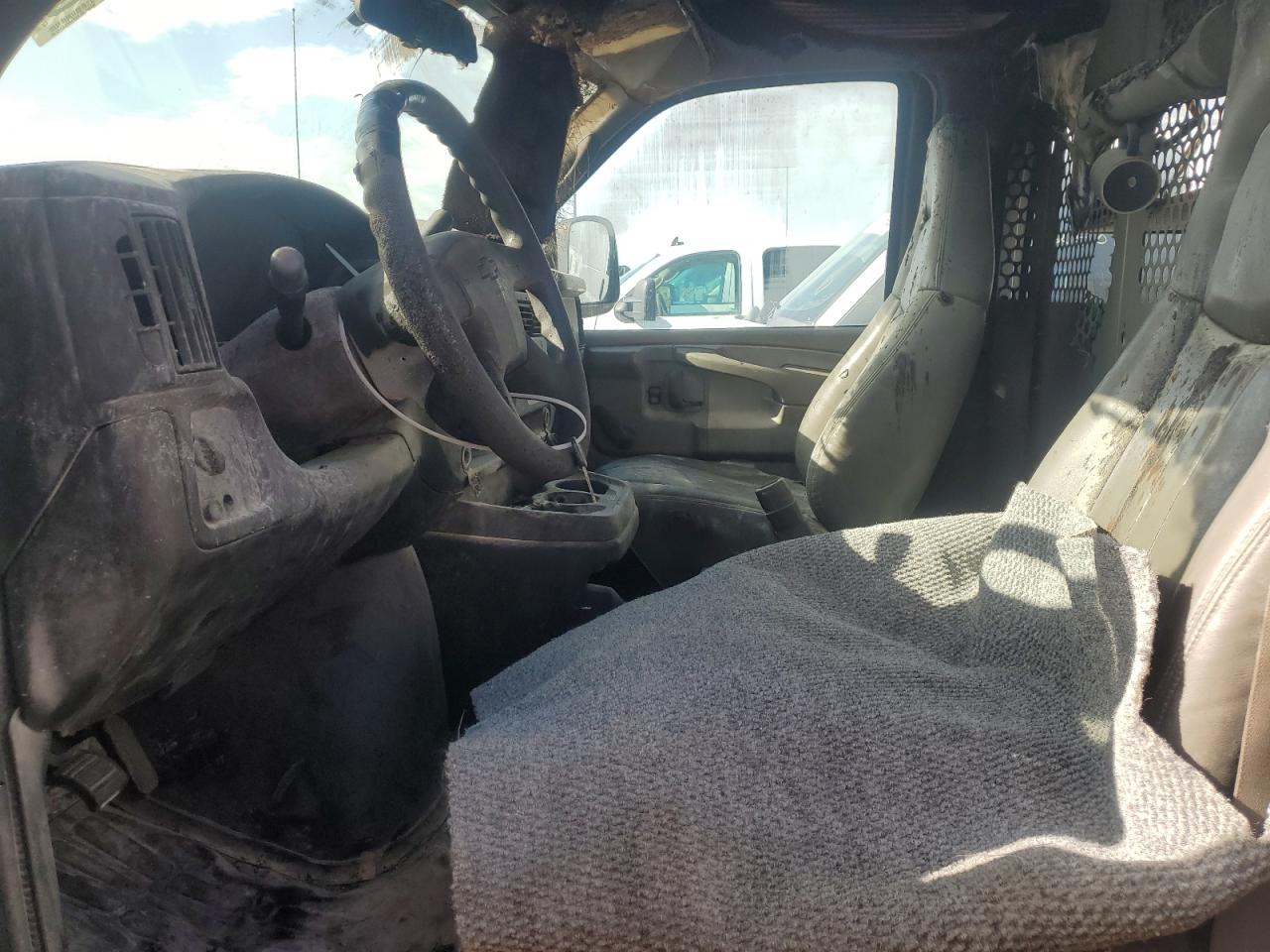 2006 Chevrolet Express G2500 VIN: 1GCGG29VX61136899 Lot: 61936334