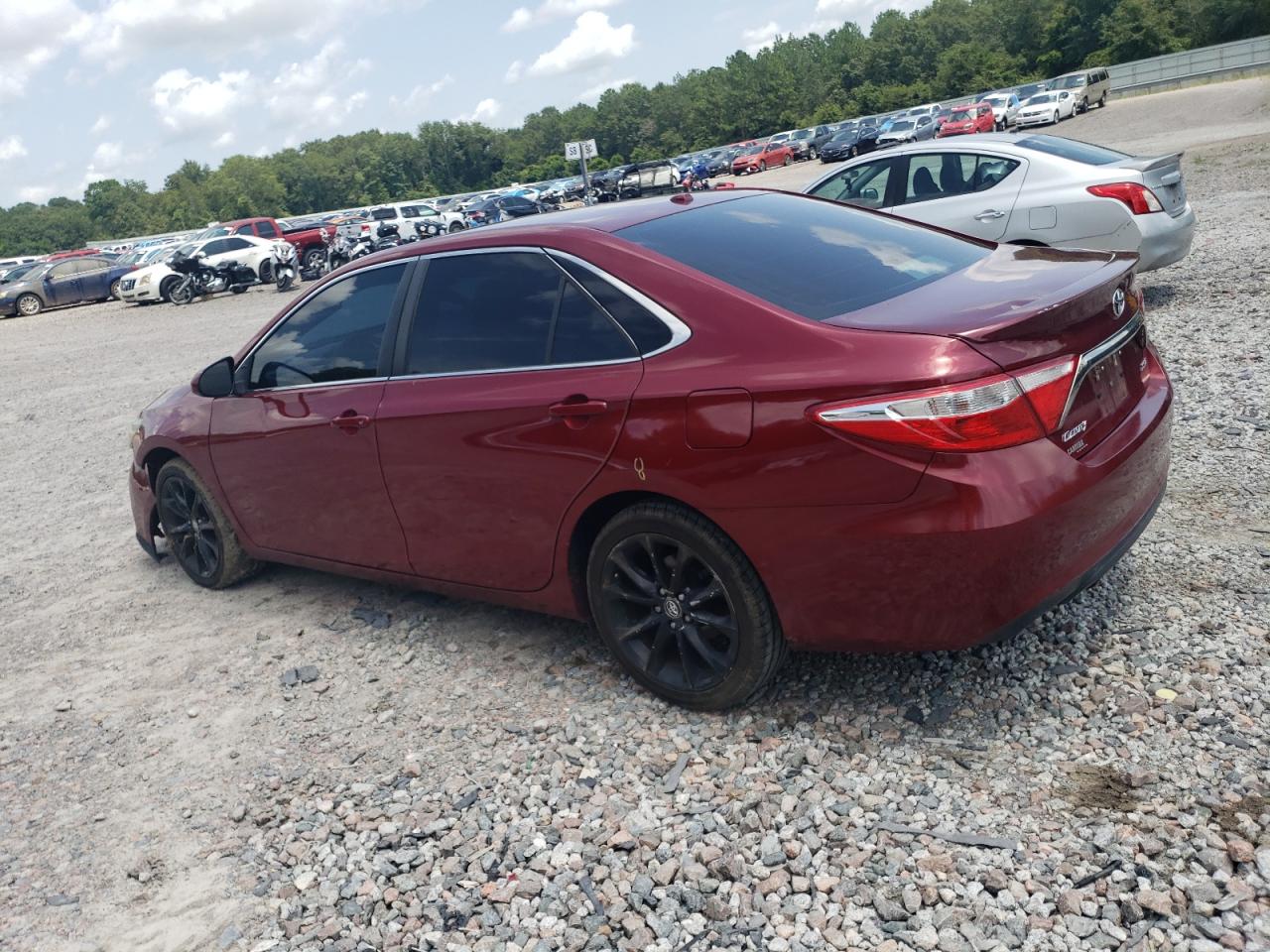 4T1BF1FK9HU659720 2017 TOYOTA CAMRY - Image 2