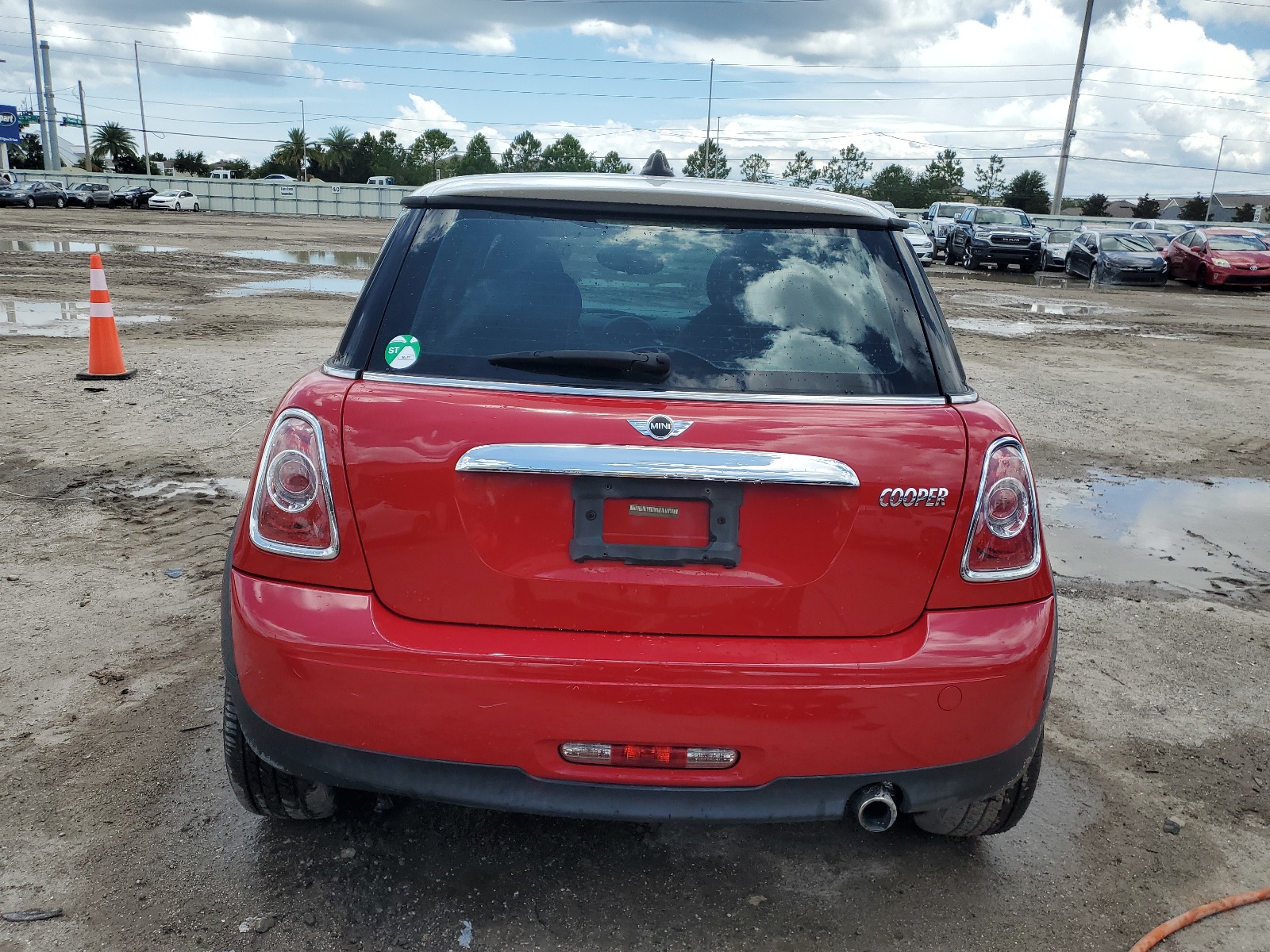 WMWSU3C5XBT098569 2011 Mini Cooper