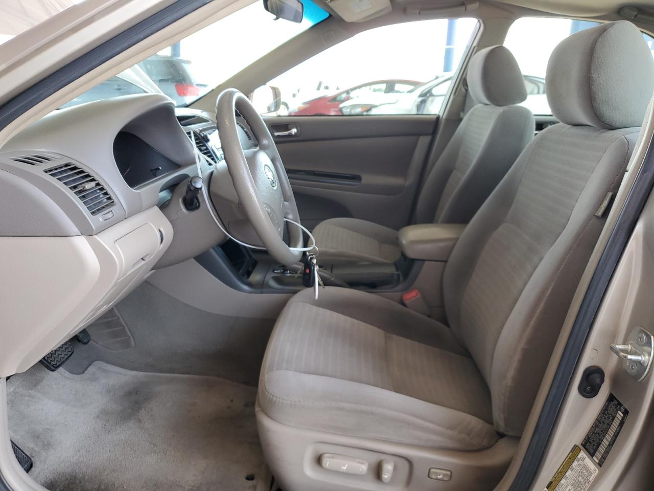 2005 Toyota Camry Le VIN: 4T1BE30K05U581993 Lot: 62860354