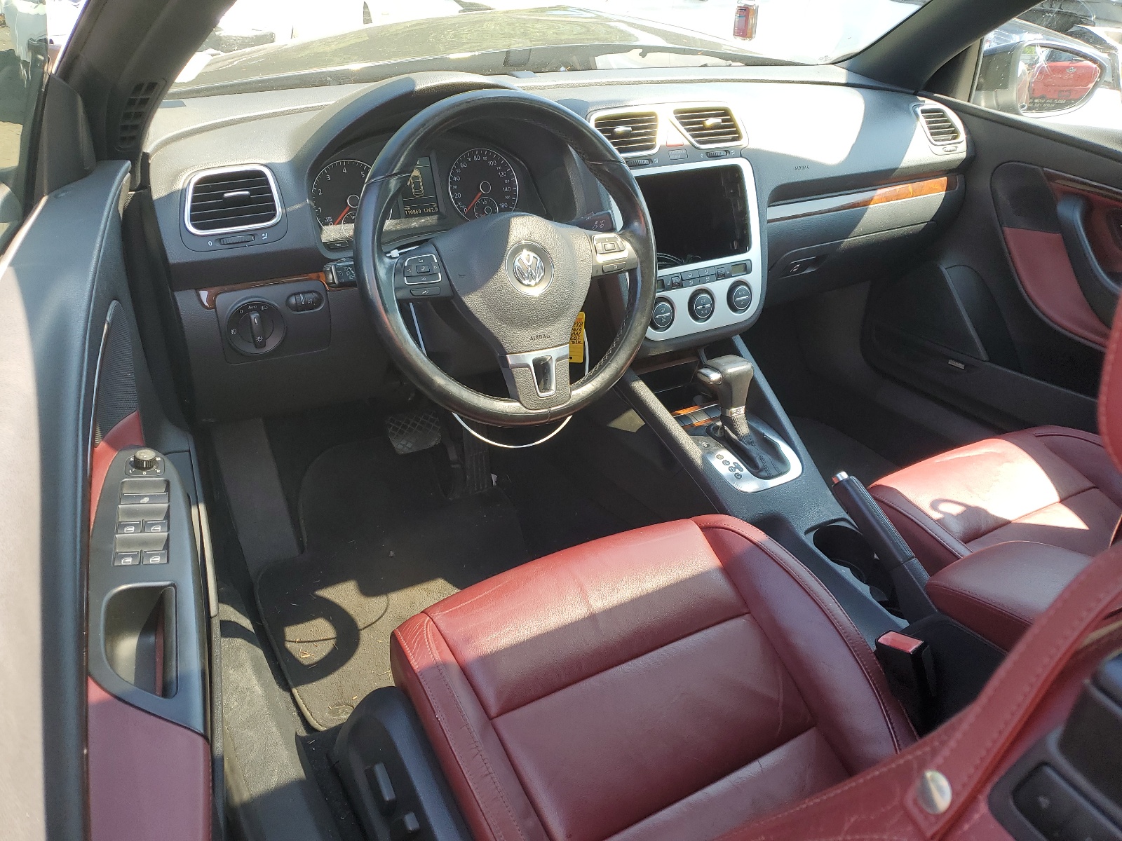 WVWFA7AH7AV010176 2010 Volkswagen Eos Lux