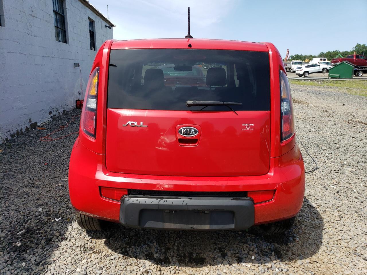 2010 Kia Soul + VIN: KNDJT2A2XA7194813 Lot: 64630574