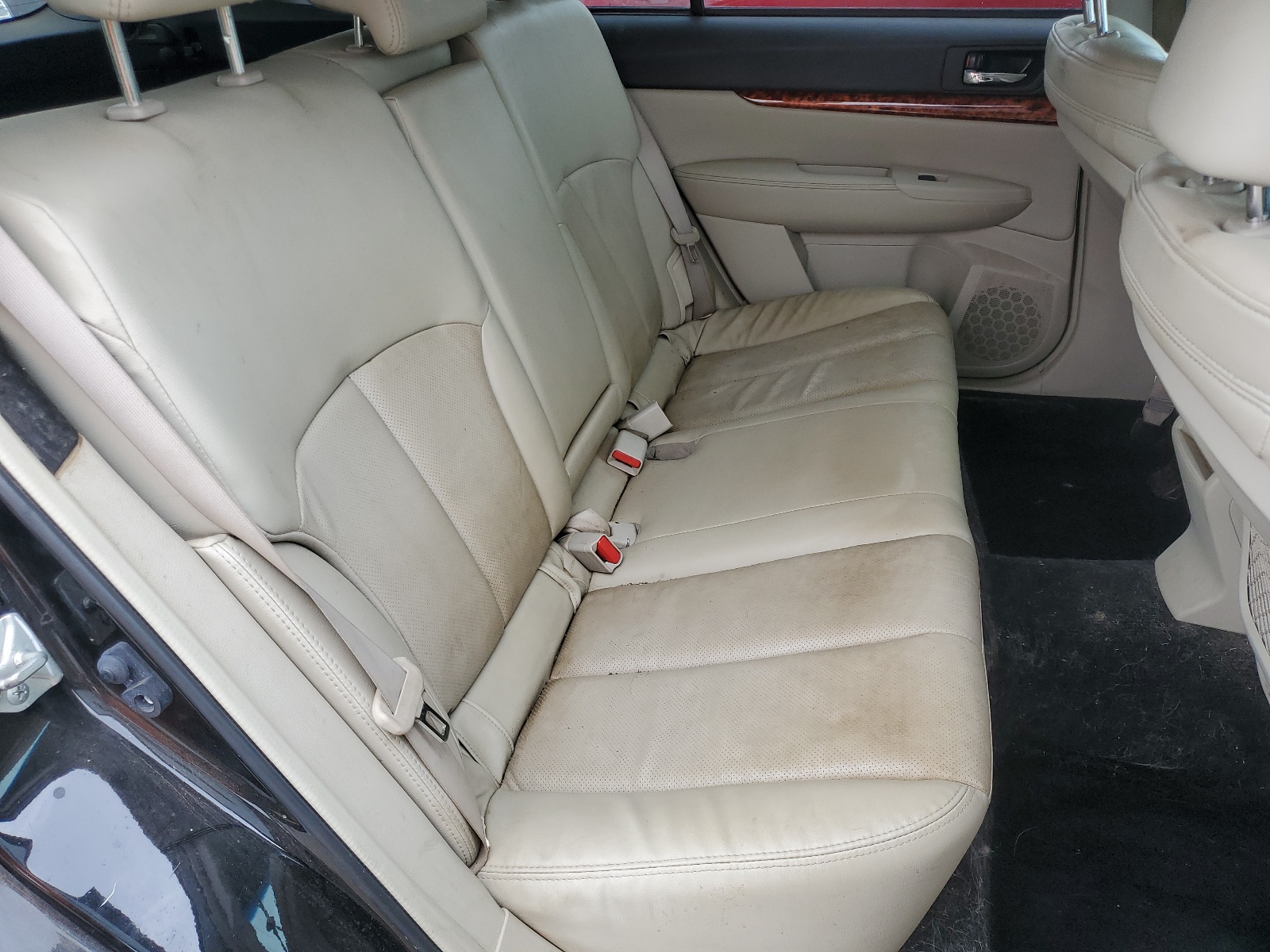 4S4BRDLC5B2348827 2011 Subaru Outback 3.6R Limited