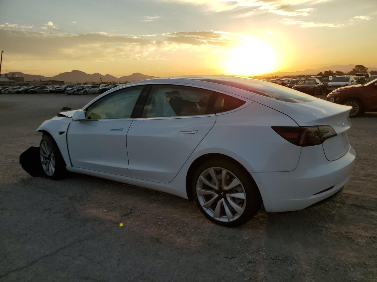 5YJ3E1EA1JF060510 2018 TESLA MODEL 3 - Image 2