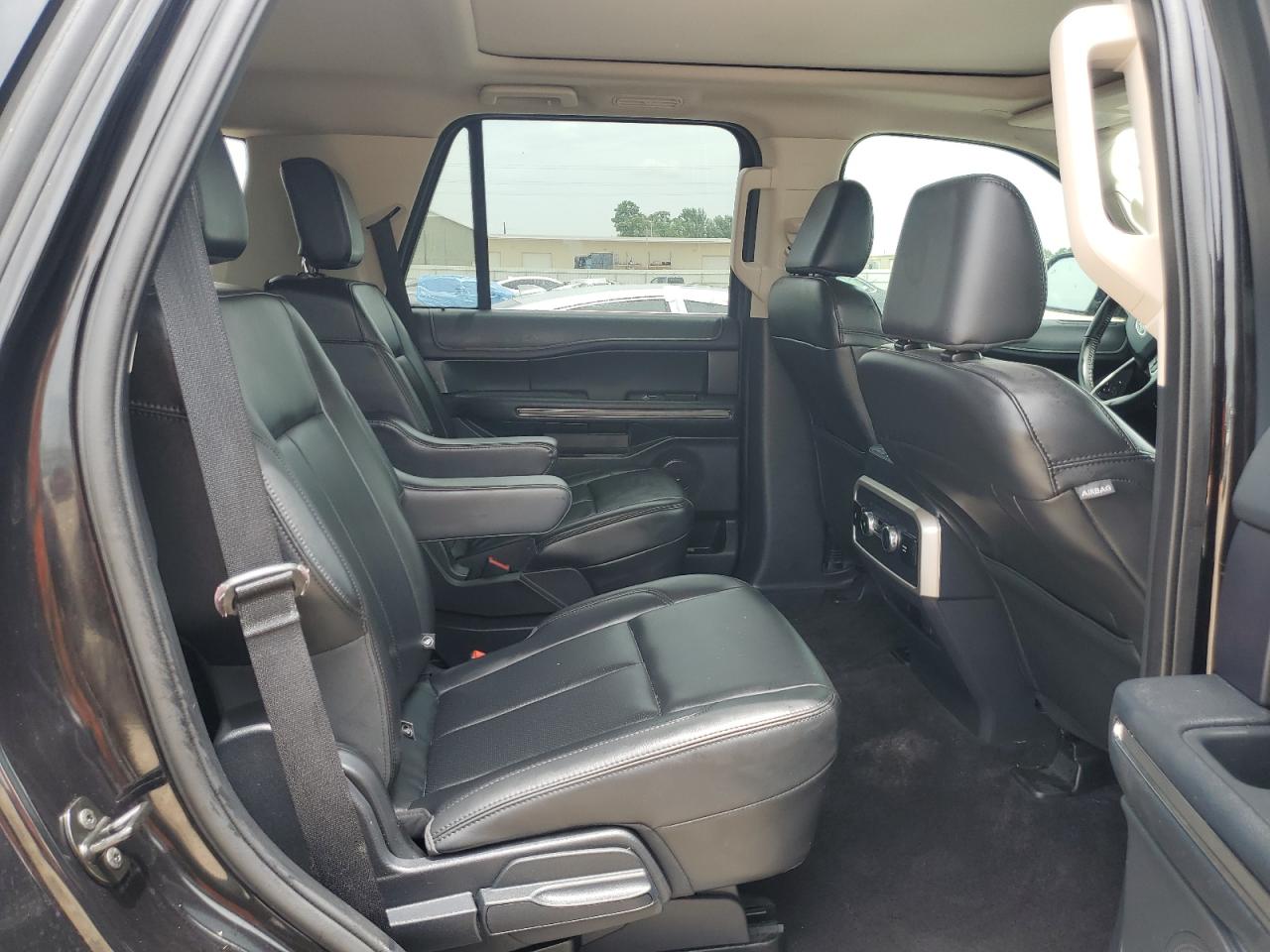 2022 Ford Expedition - Image 11