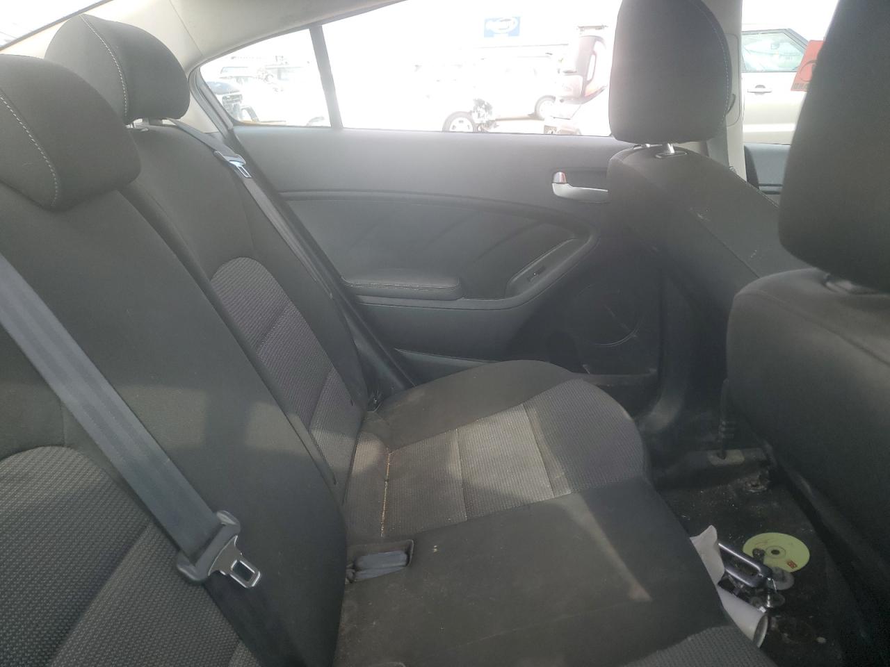 3KPFK4A78JE183910 2018 Kia Forte Lx