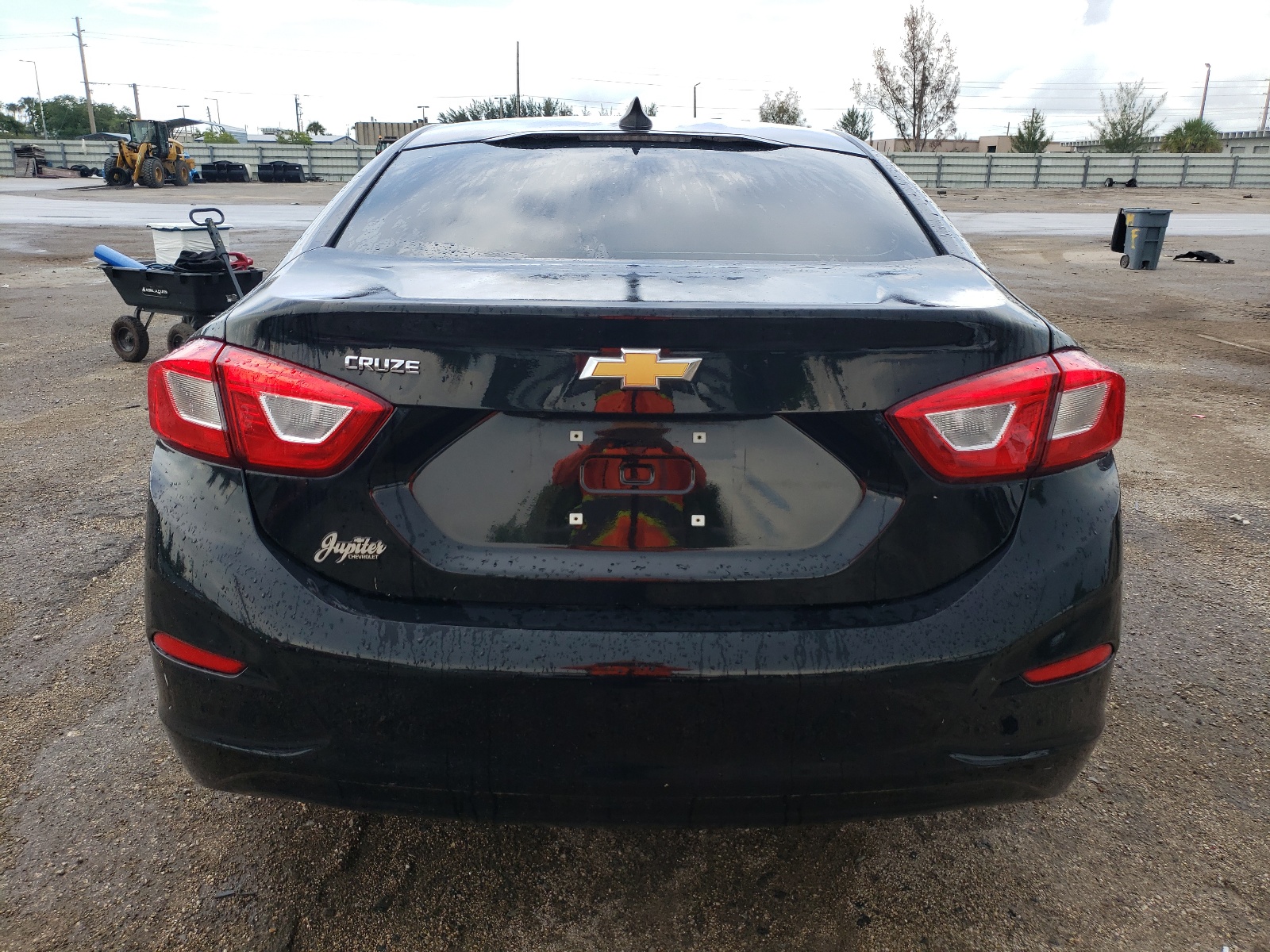 2018 Chevrolet Cruze Ls vin: 1G1BC5SM7J7212053