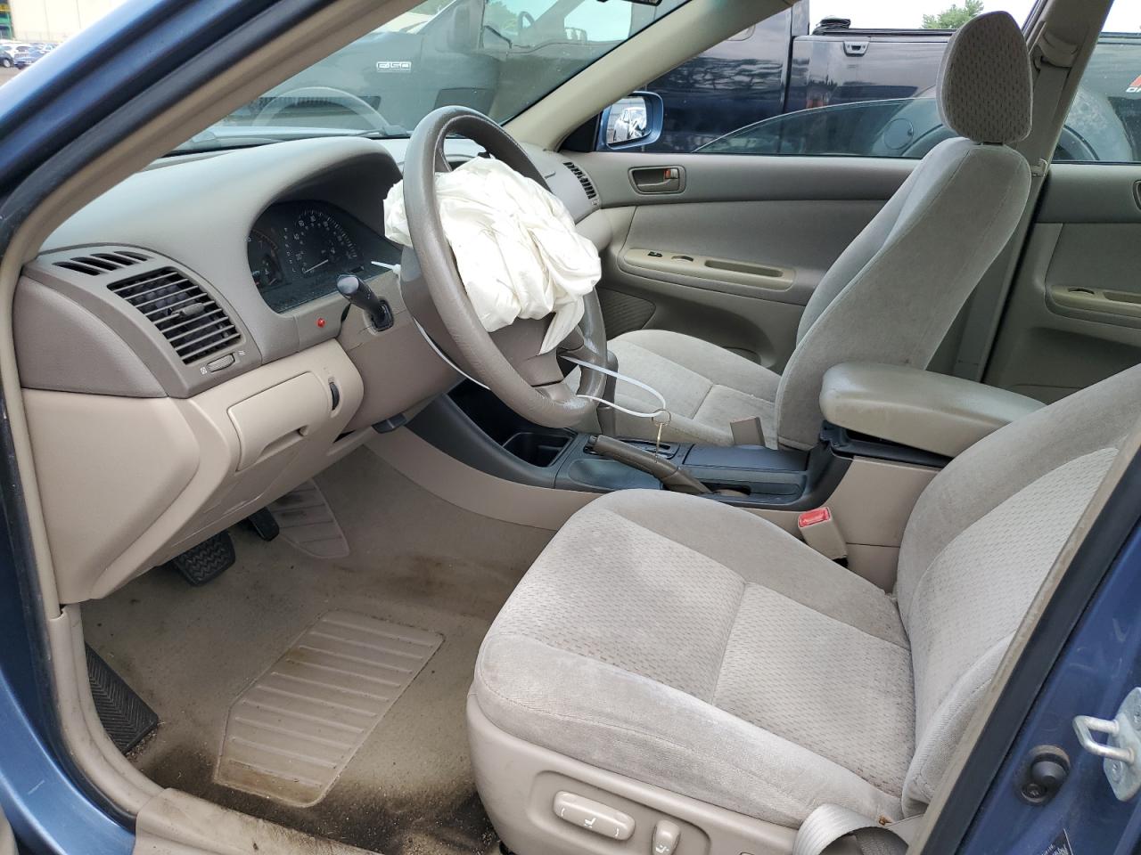 2004 Toyota Camry Le VIN: 4T1BE32K24U826787 Lot: 61609044