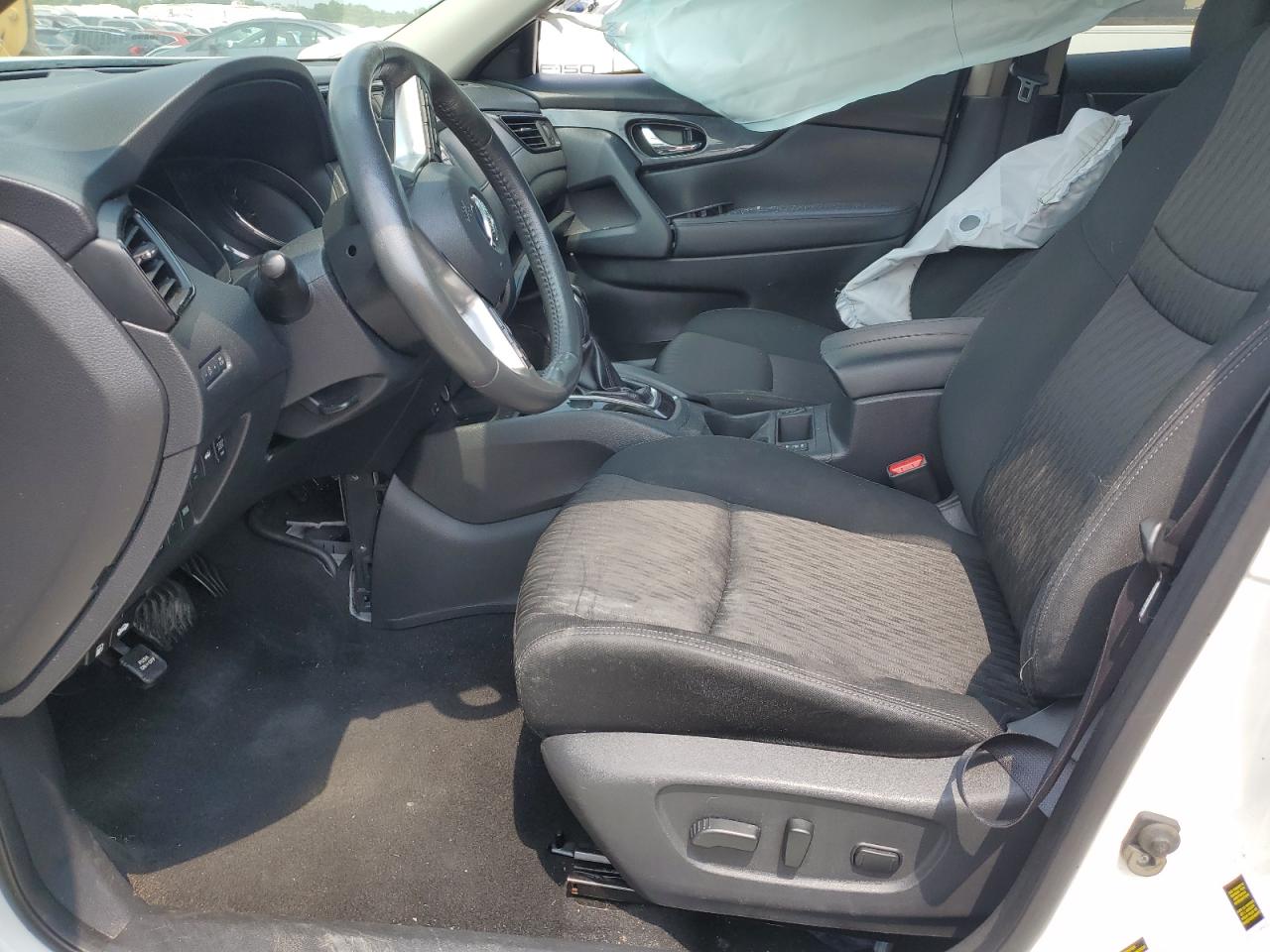 2017 Nissan Rogue - Image 7