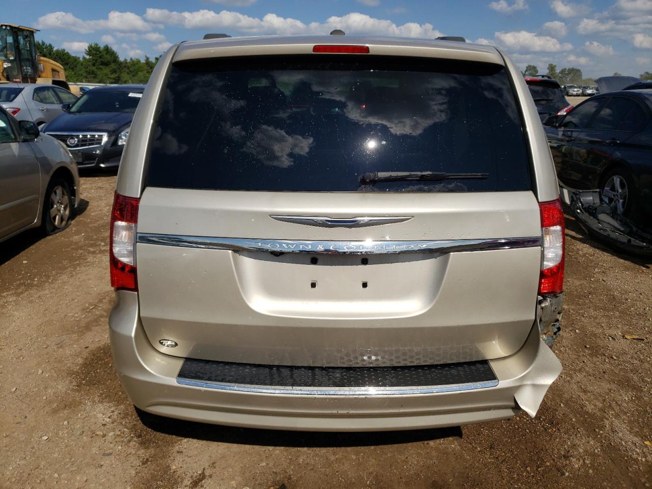 2016 Chrysler Town & Country Touring VIN: 2C4RC1BG3GR305779 Lot: 63243864