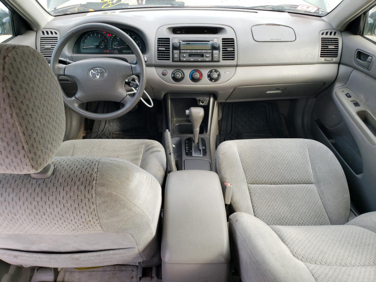 2003 Toyota Camry Le VIN: 4T1BF32K73U555950 Lot: 64347064