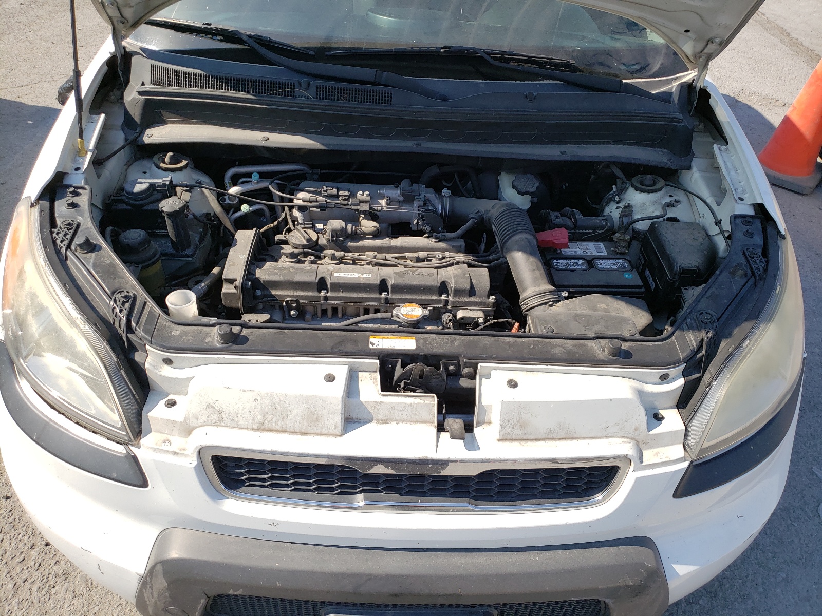 KNDJT2A27B7331319 2011 Kia Soul +