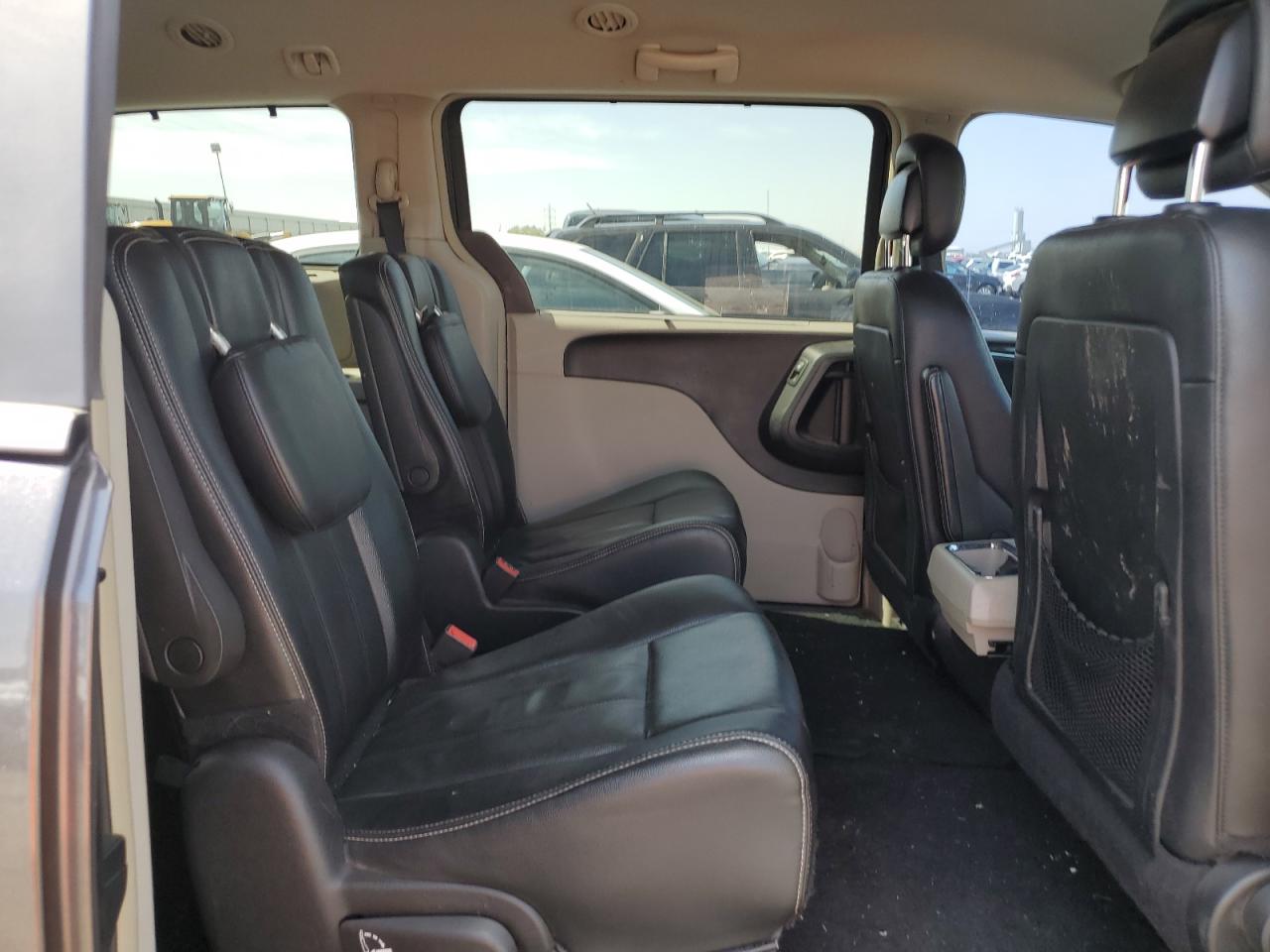 2015 Chrysler Town & Country Touring VIN: 2C4RC1BG9FR710544 Lot: 65089974