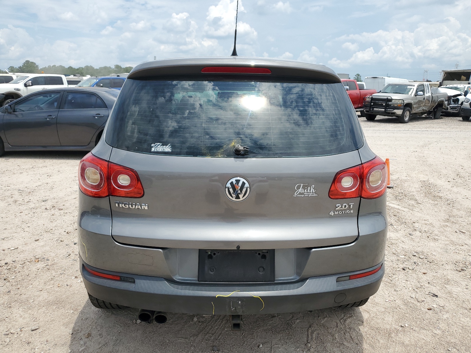 WVGBV7AX2AW526722 2010 Volkswagen Tiguan Se