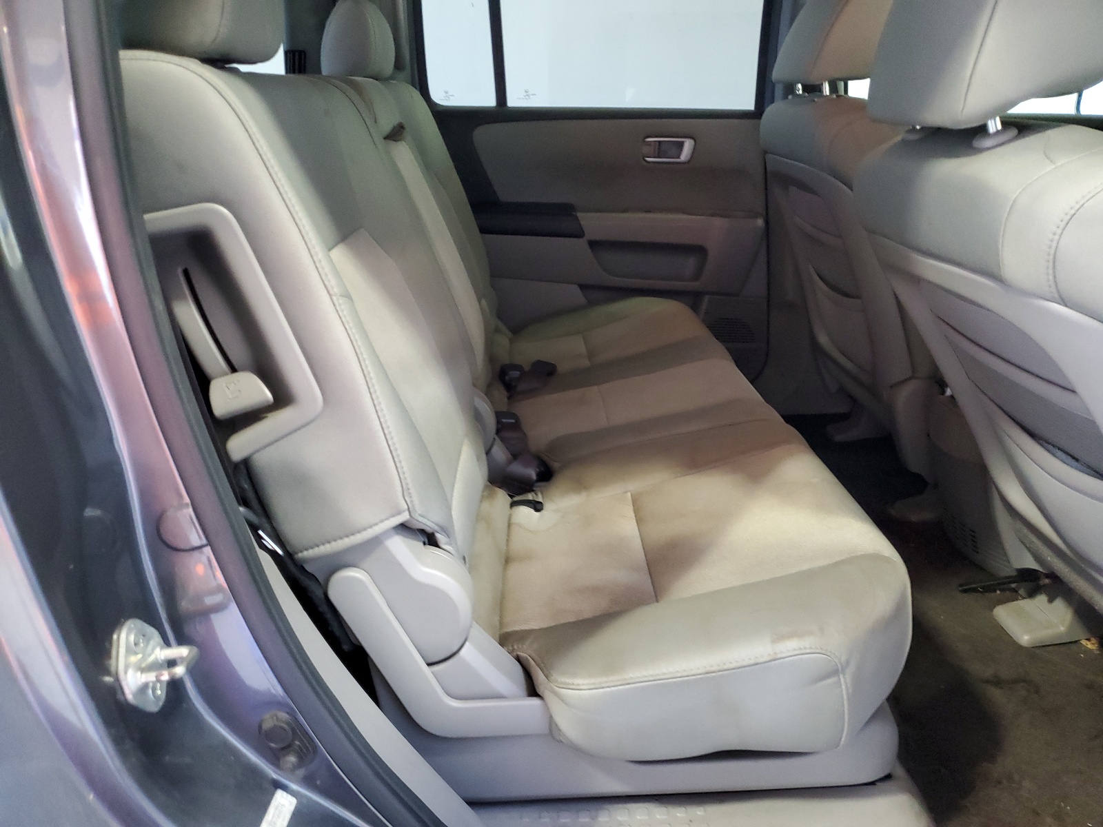 5FNYF4H21BB006876 2011 Honda Pilot Lx