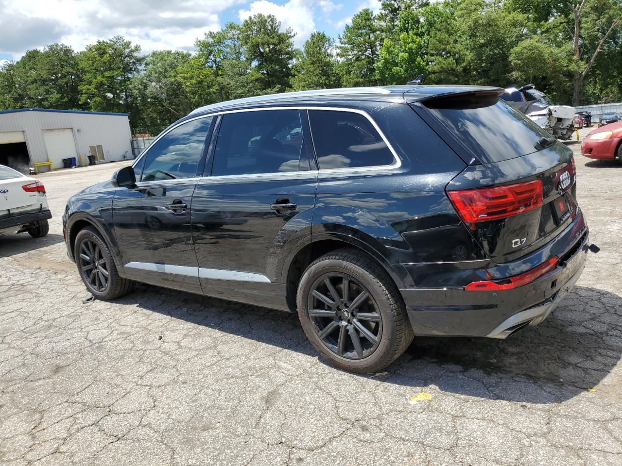 WA1AHAF72JD028636 2018 Audi Q7 Premium