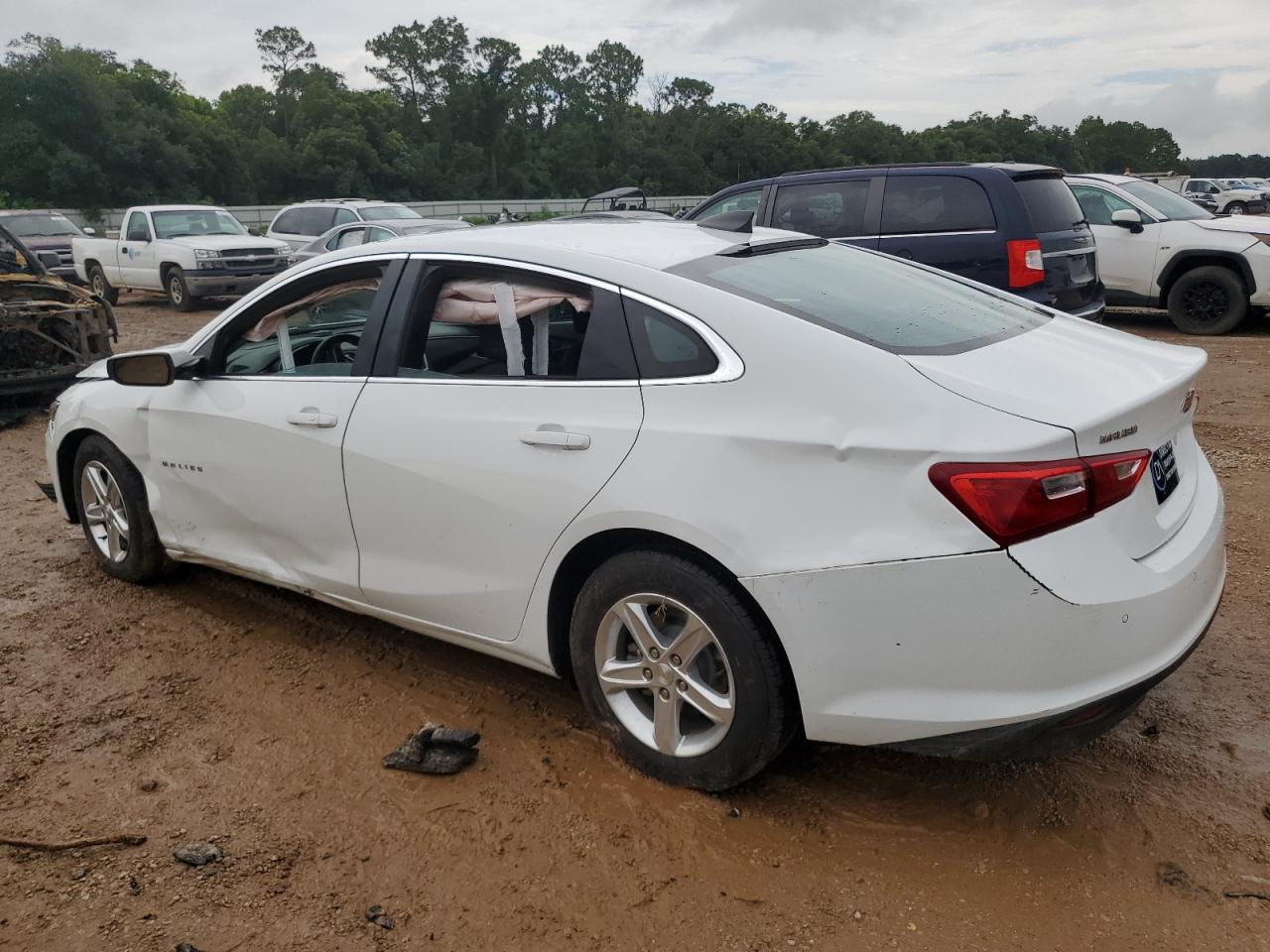 2021 Chevrolet Malibu - Image 2