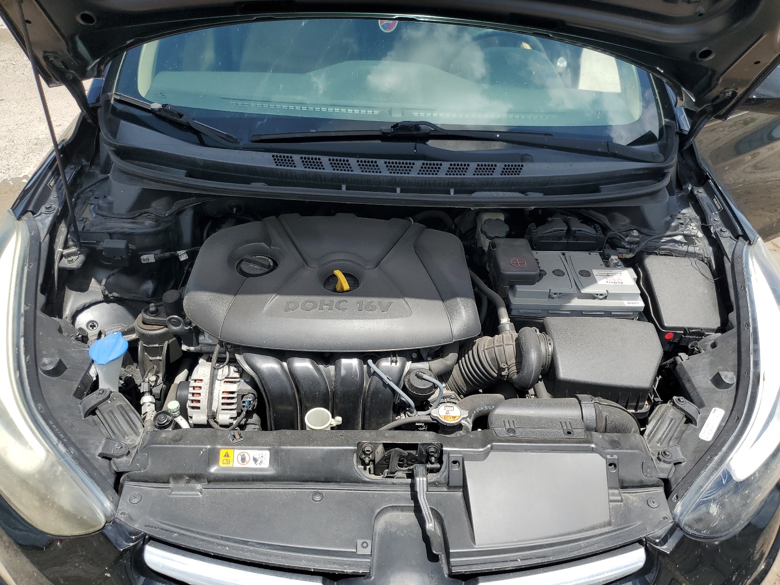 5NPDH4AE7GH747653 2016 Hyundai Elantra Se