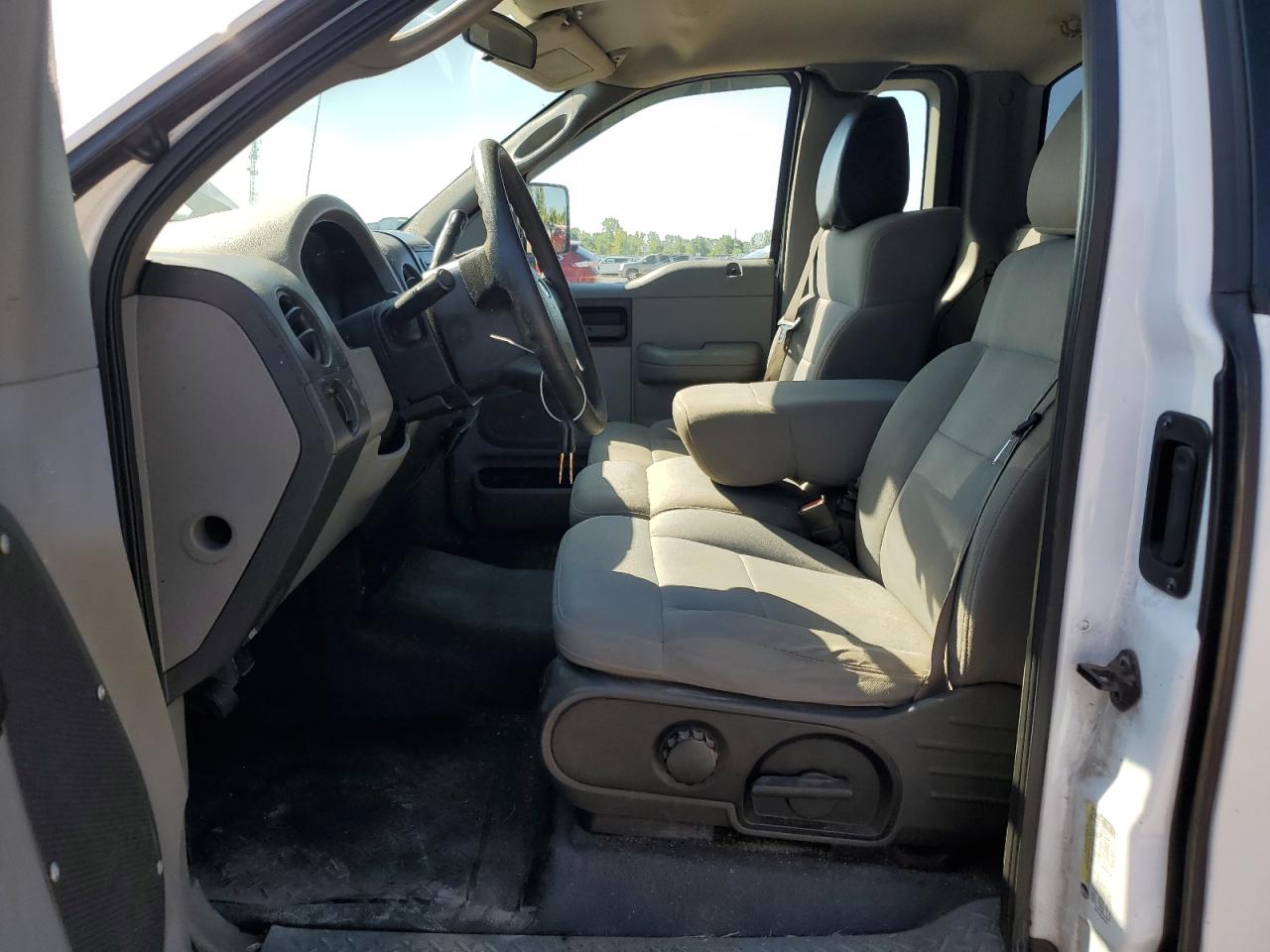 2005 Ford F150 VIN: 1FTRF12W85NB80285 Lot: 63652684