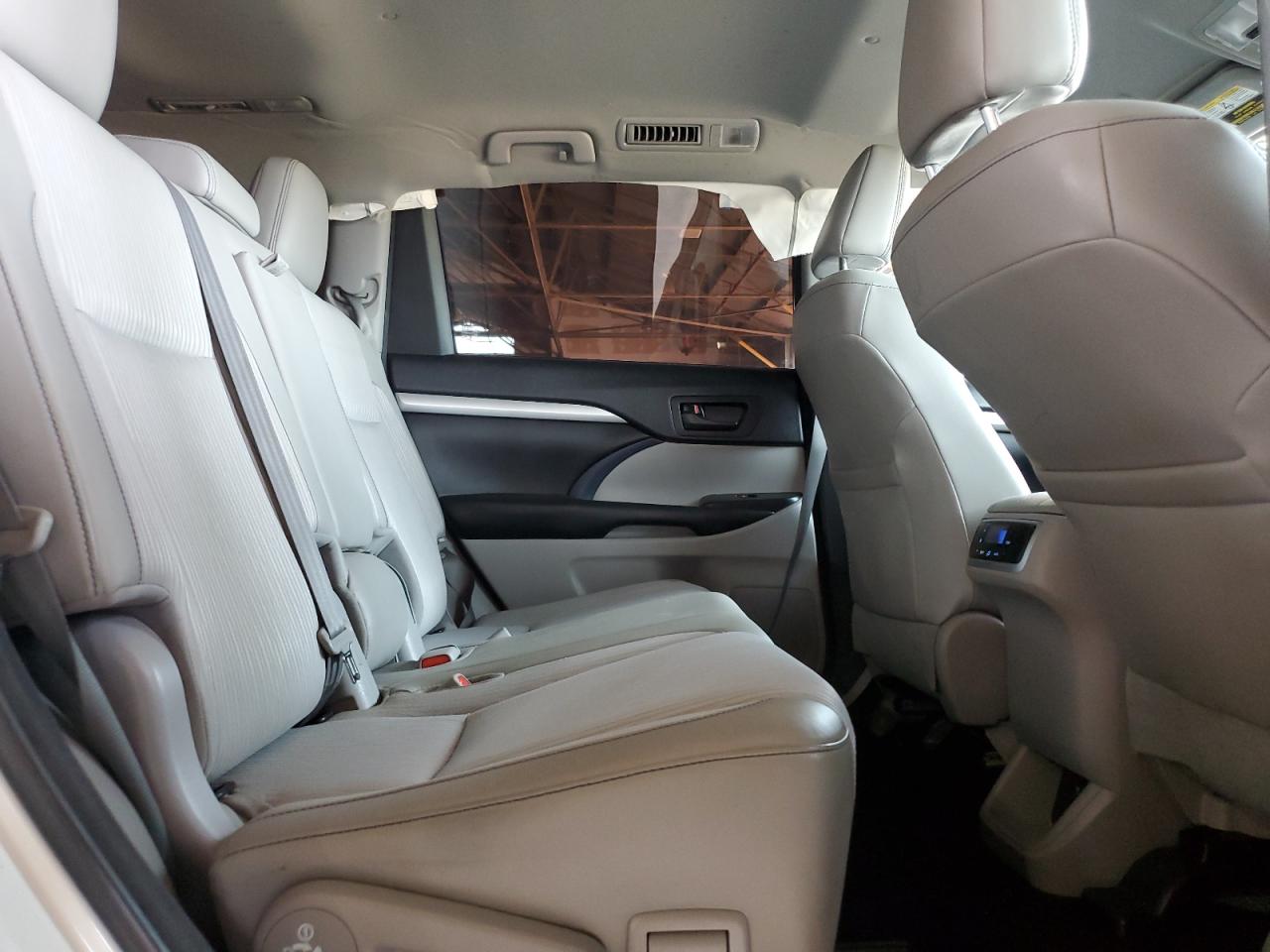 2017 Toyota Highlander Le VIN: 5TDZZRFH4HS206641 Lot: 64521614