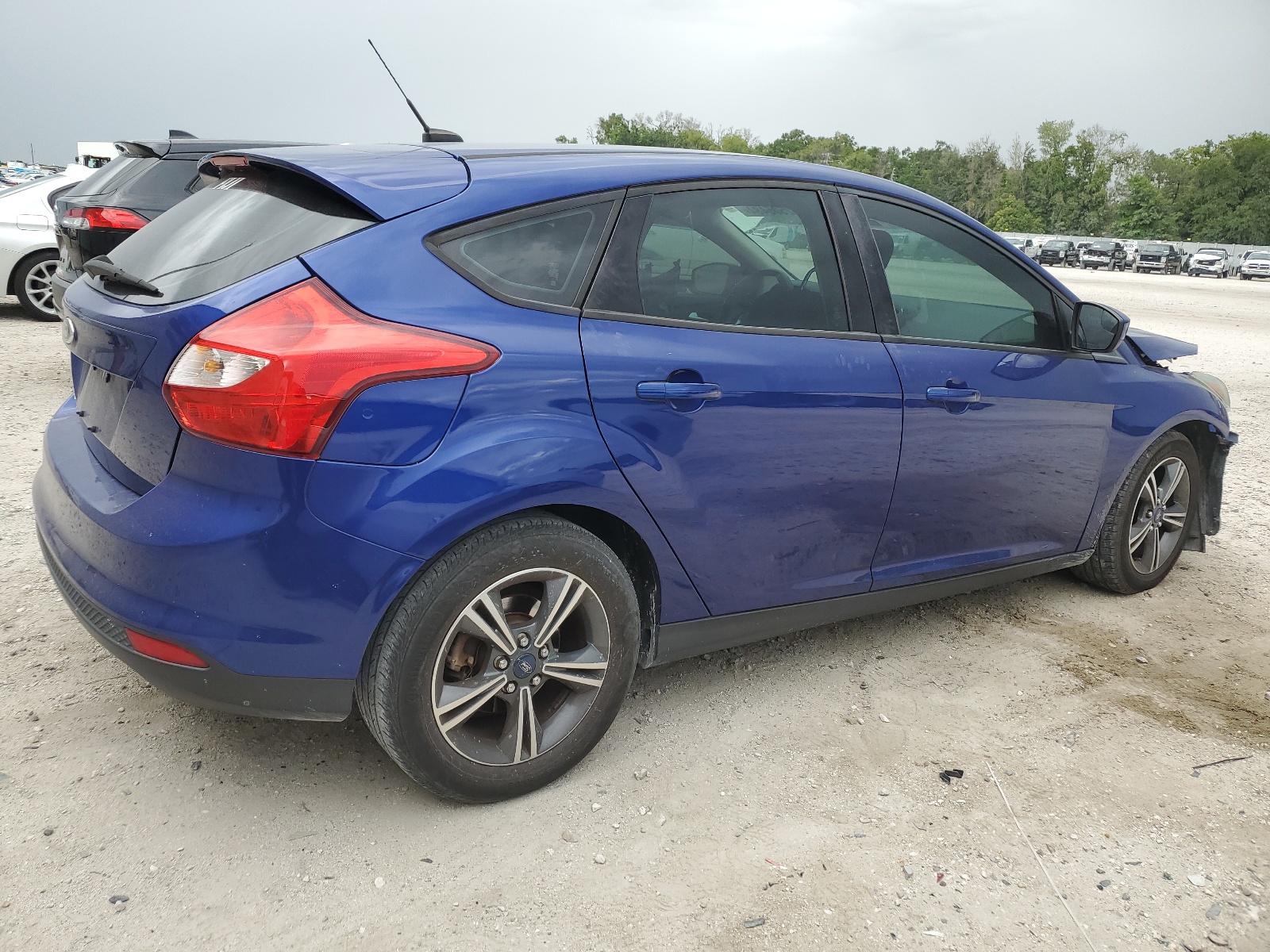 1FAHP3K27CL335781 2012 Ford Focus Se