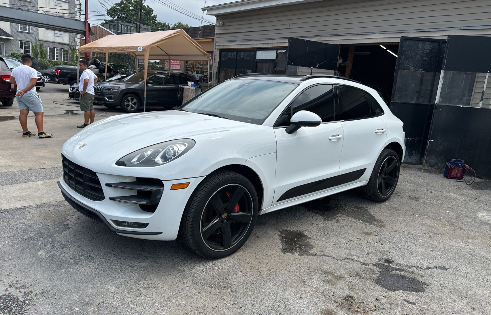 2015 Porsche Macan Turbo vin: WP1AF2A57FLB47768