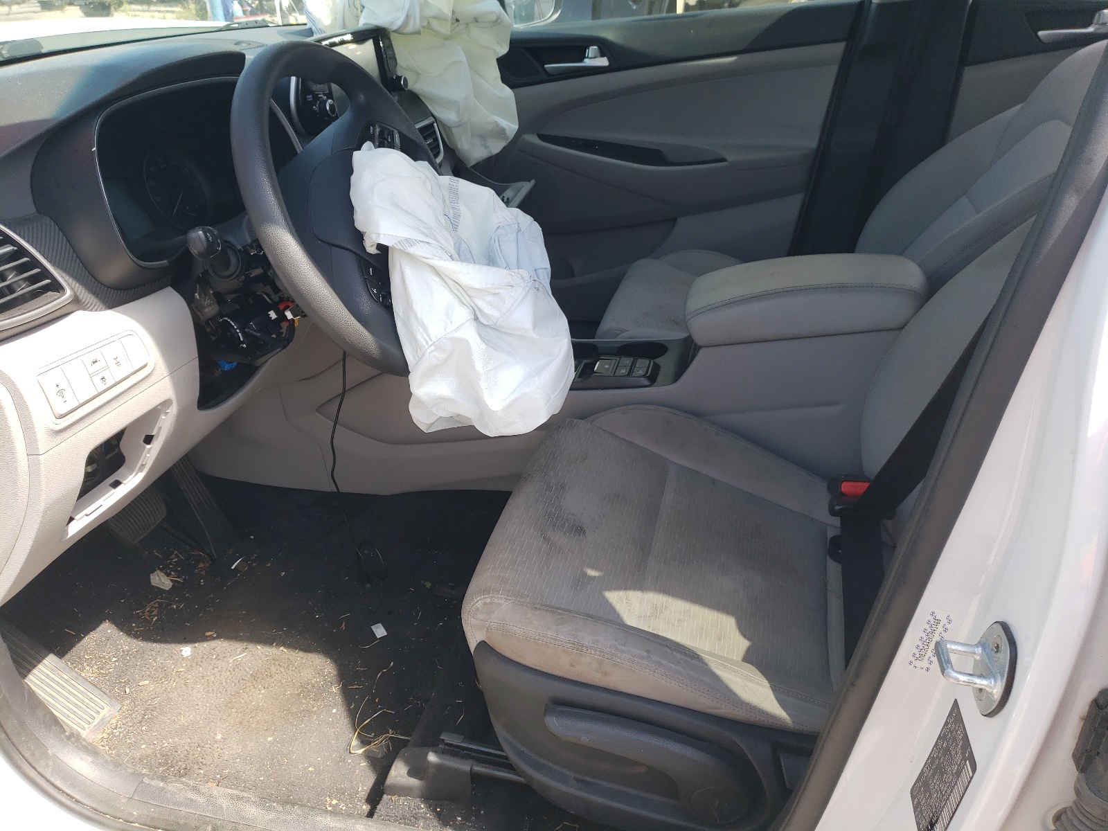 KM8J2CA42KU941460 2019 Hyundai Tucson Se