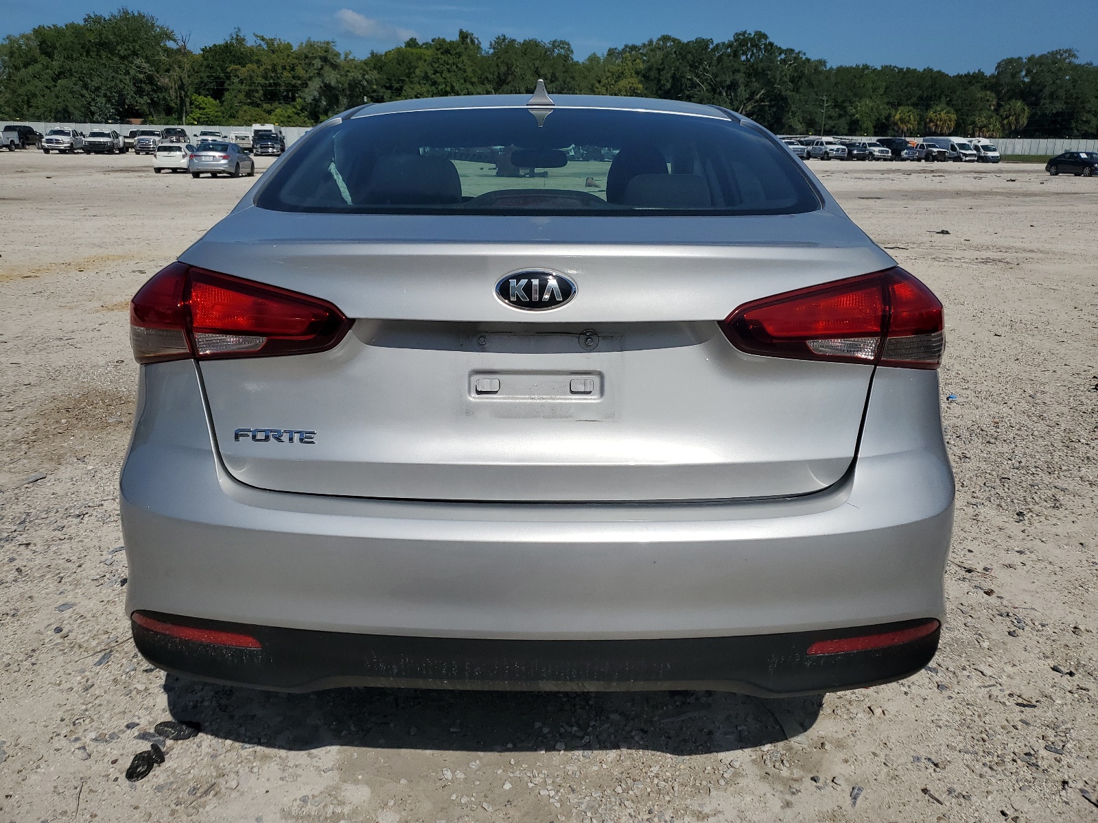 3KPFK4A73HE117369 2017 Kia Forte Lx