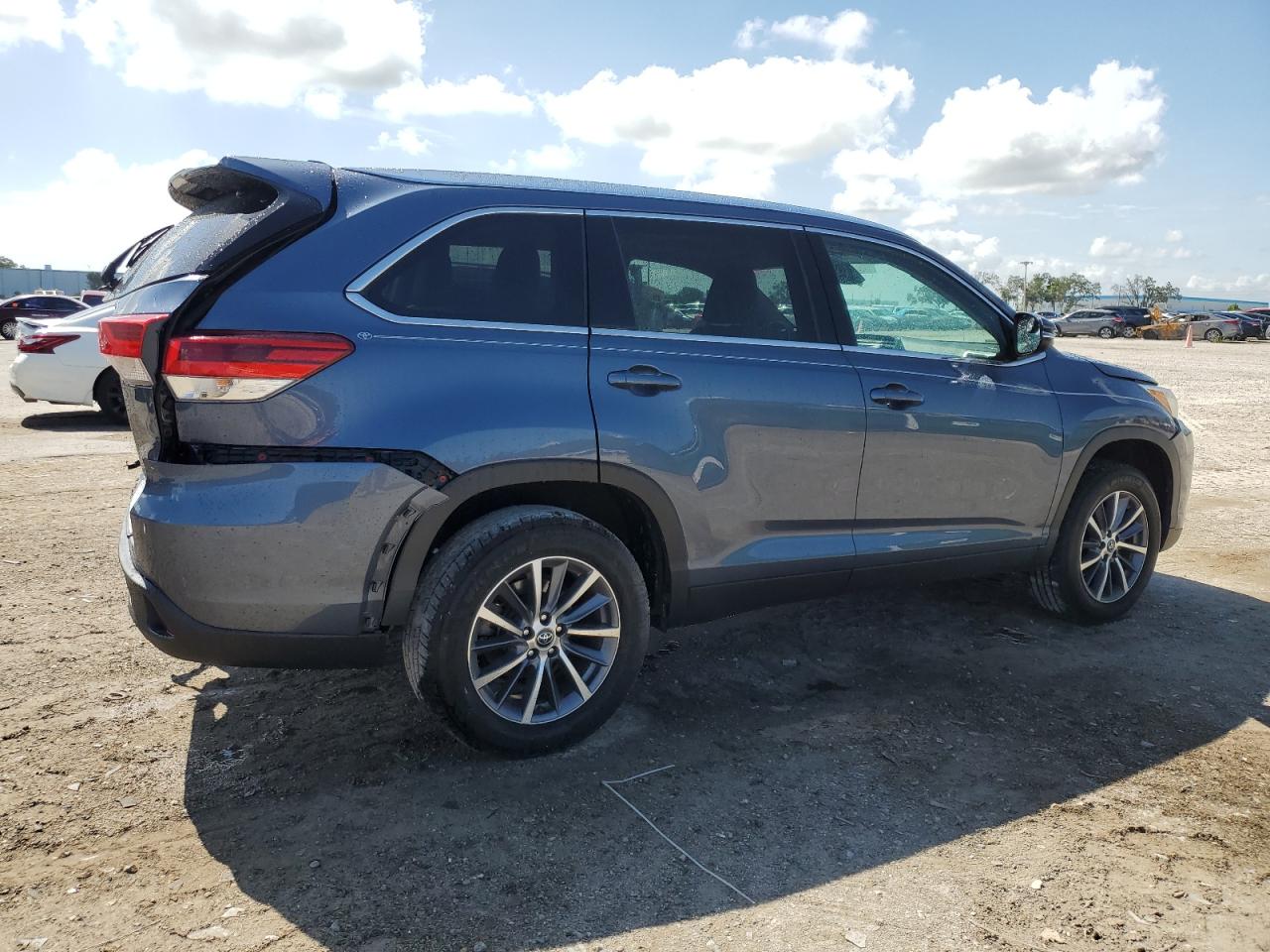 2019 Toyota Highlander Se VIN: 5TDKZRFH9KS320384 Lot: 63173844