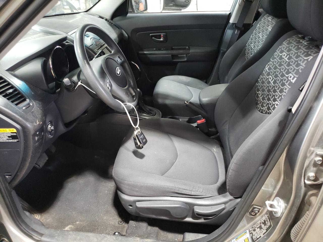 2011 Kia Soul + VIN: KNDJT2A2XB7197633 Lot: 62064124