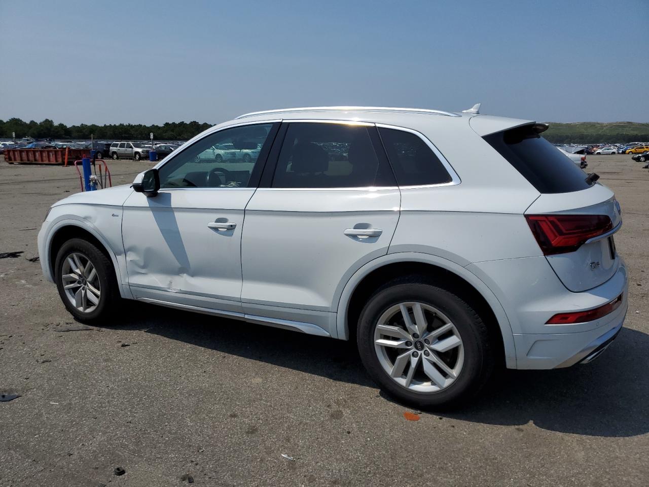 WA1GAAFY9N2051081 2022 AUDI Q5 - Image 2