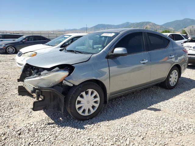 Седани NISSAN VERSA 2013 Сірий