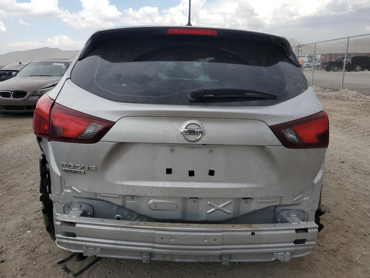 JN1BJ1CP8KW242221 2019 Nissan Rogue Sport S