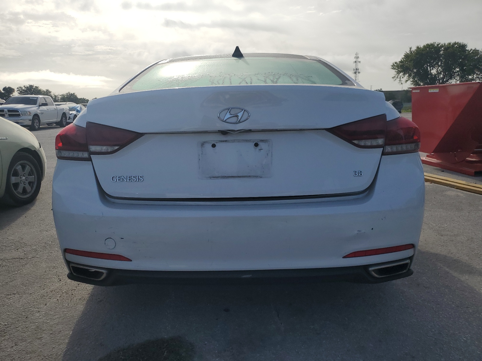 KMHGN4JE1GU126805 2016 Hyundai Genesis 3.8L