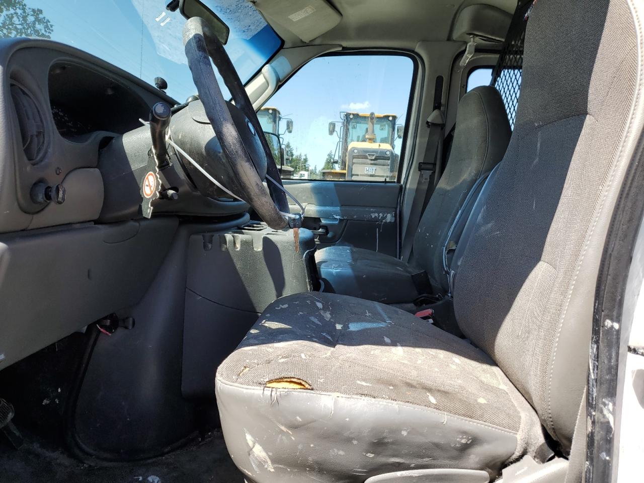 2004 Ford Econoline E350 Super Duty Van VIN: 1FTSE34L14HA44354 Lot: 61835724