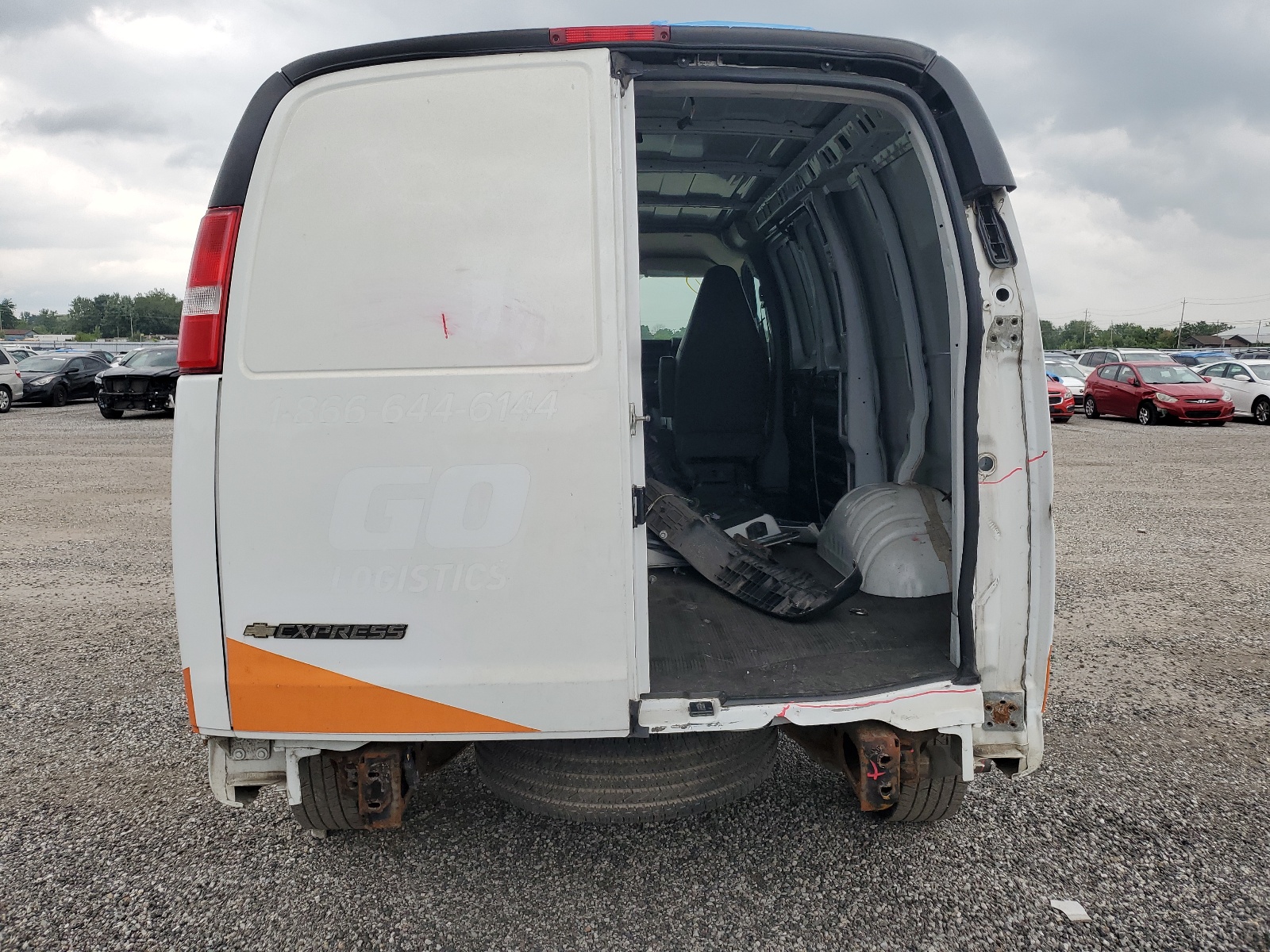 1GCWGAFP3K1368198 2019 Chevrolet Express G2500