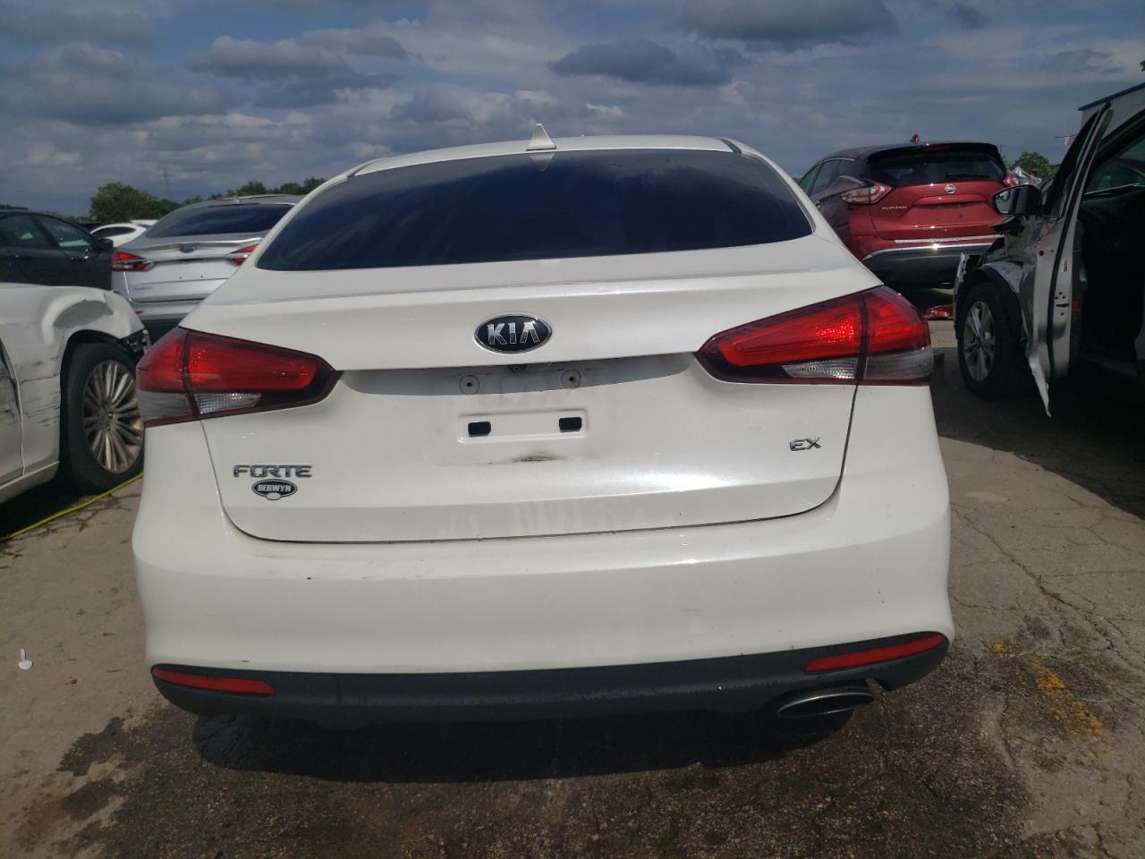 2017 Kia Forte Ex VIN: 3KPFN4A88HE052762 Lot: 64705864