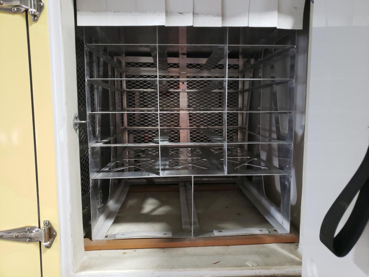 2017 Ford Econoline E350 Super Duty Cutaway Van VIN: 1FDWE3FS4HDC68653 Lot: 83923404