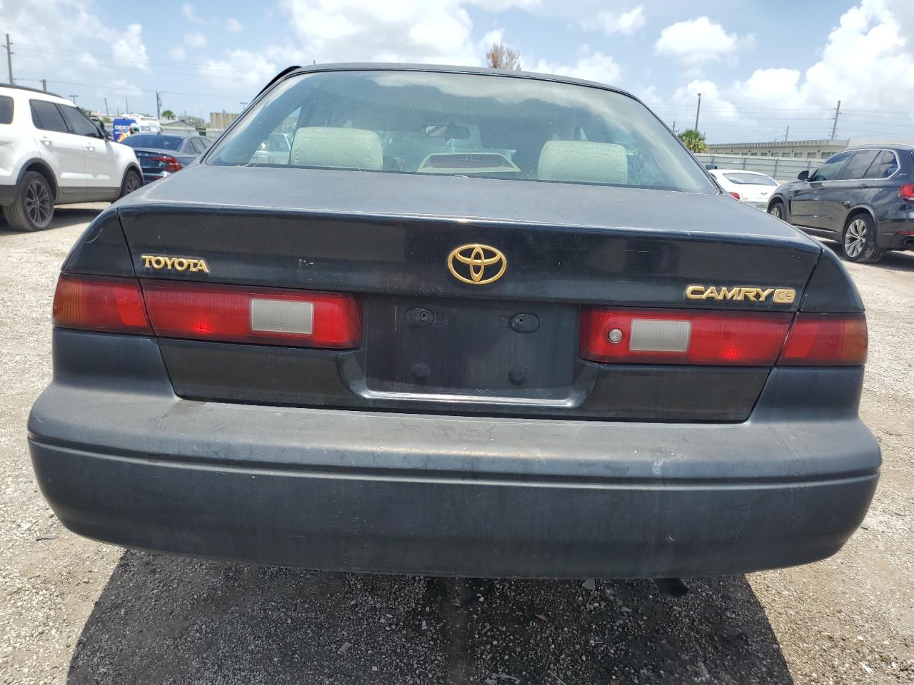1999 Toyota Camry Ce VIN: 4T1BG22K2XU555951 Lot: 61793924
