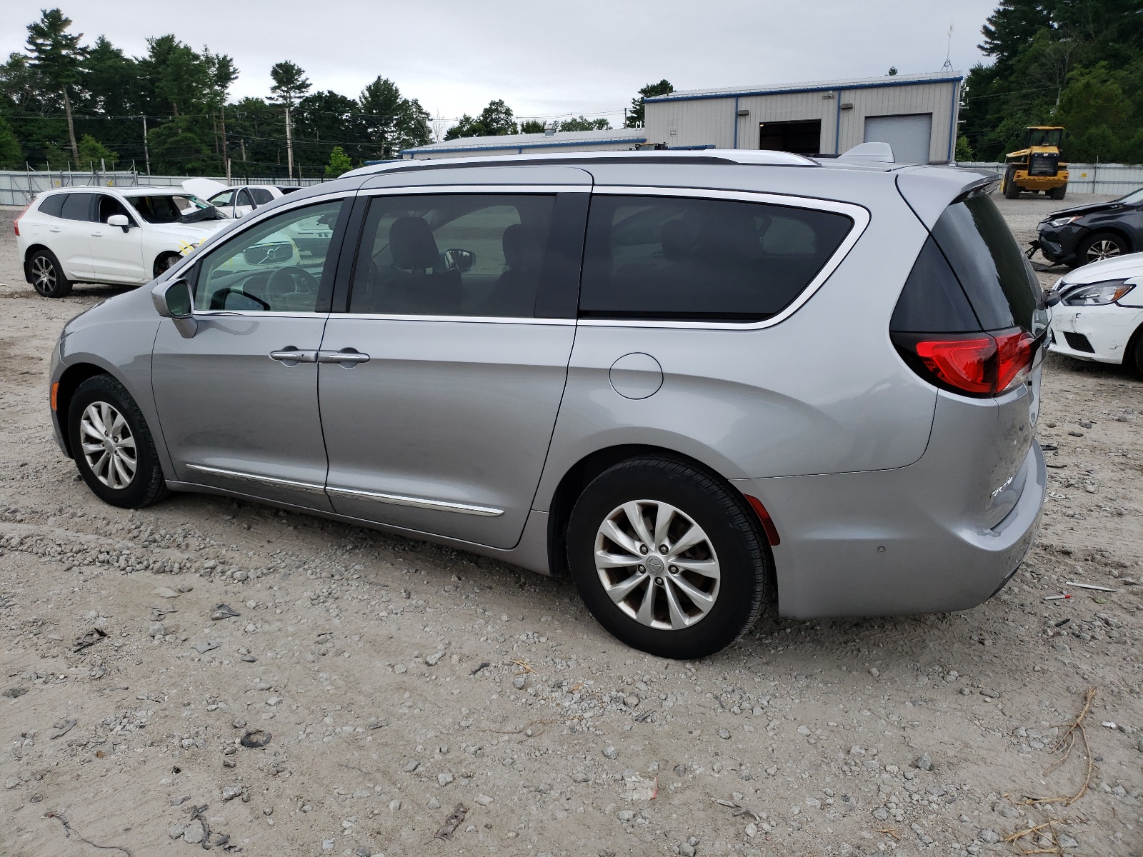 2018 Chrysler Pacifica Touring L vin: 2C4RC1BGXJR320898